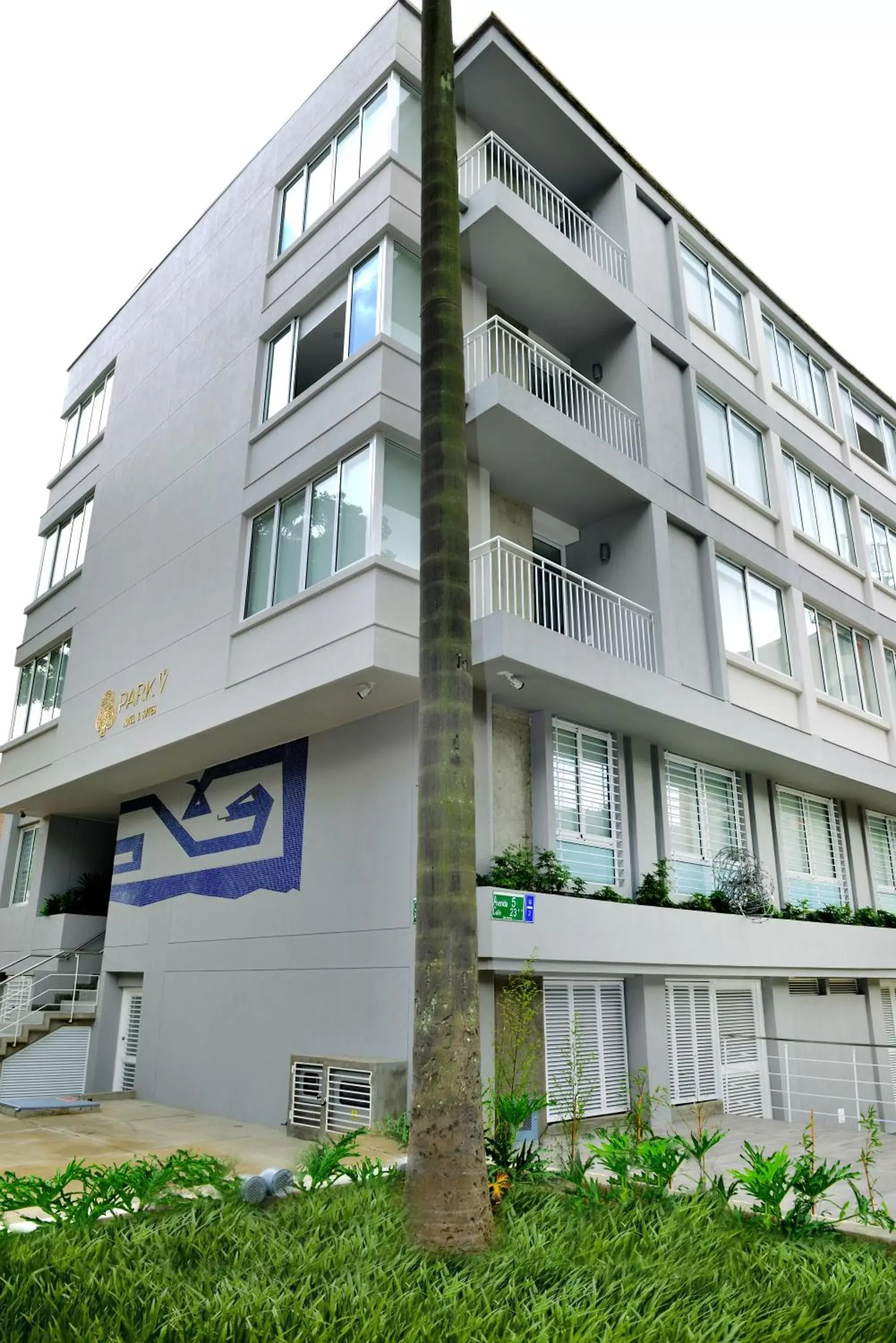 Facade/entrance in Park V Facade/entrance in Park V