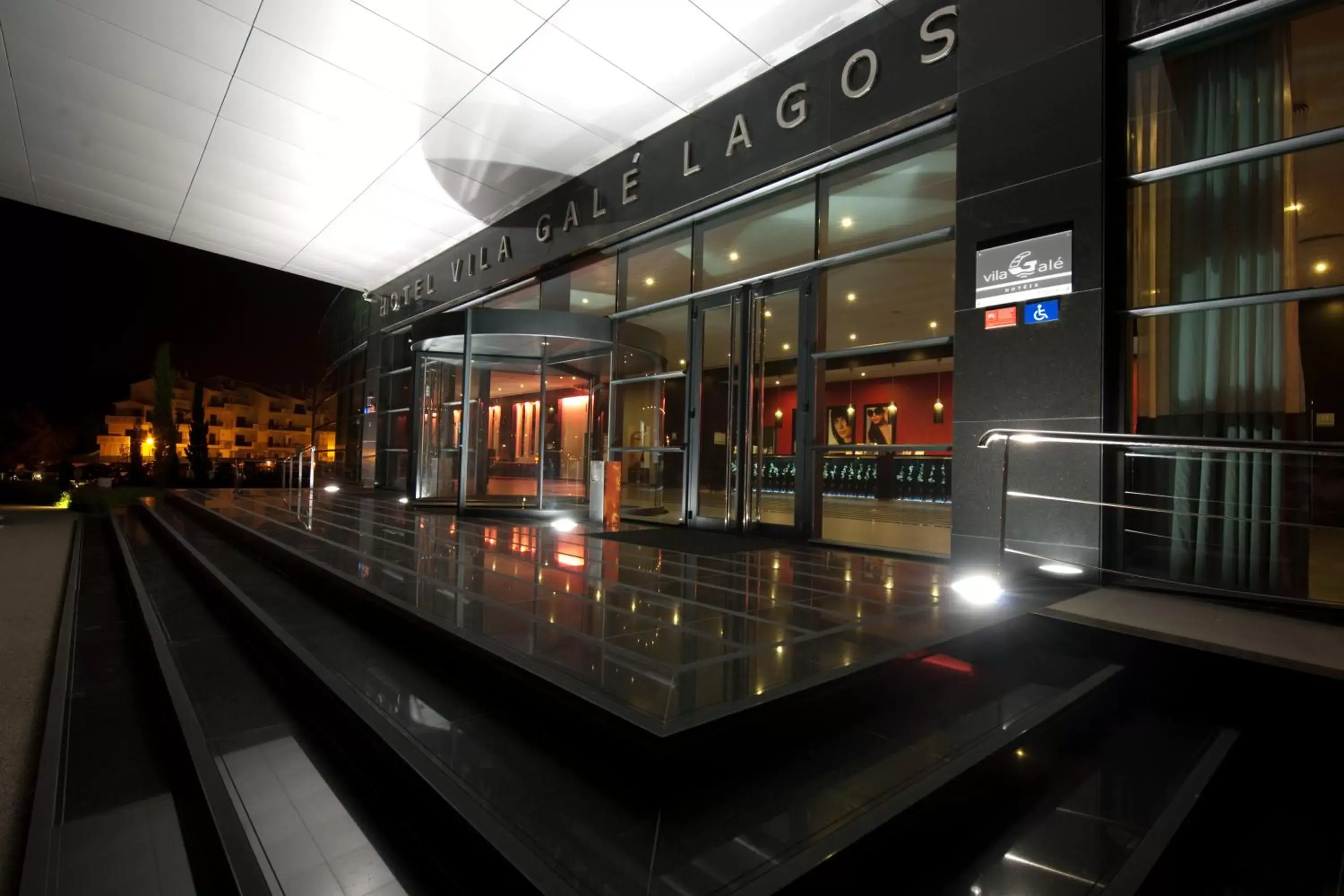 Facade/entrance in Vila Gale Lagos