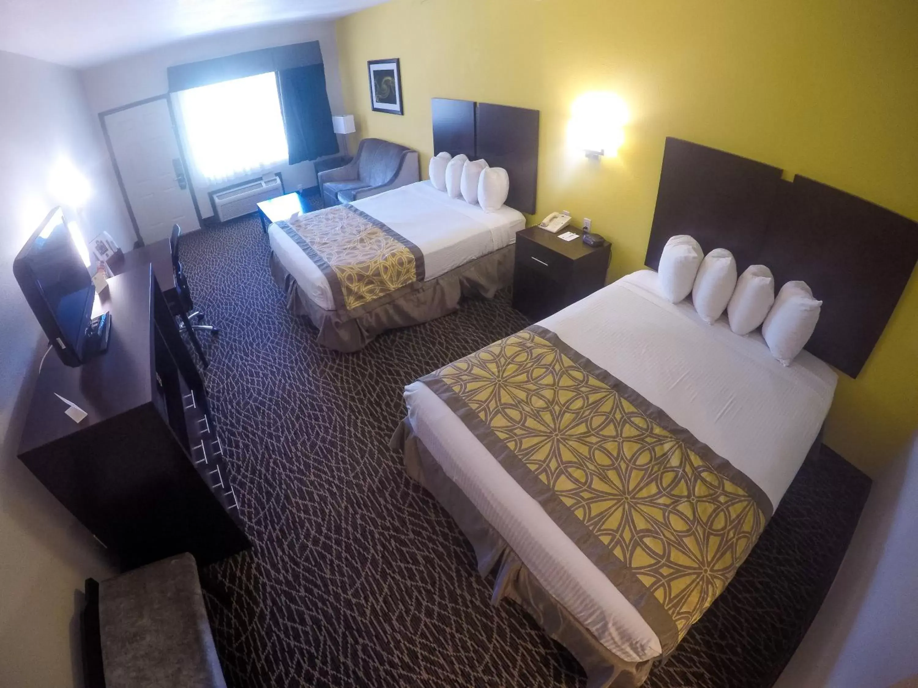 Photo of the whole room, Bed in Best Western West Monroe Inn