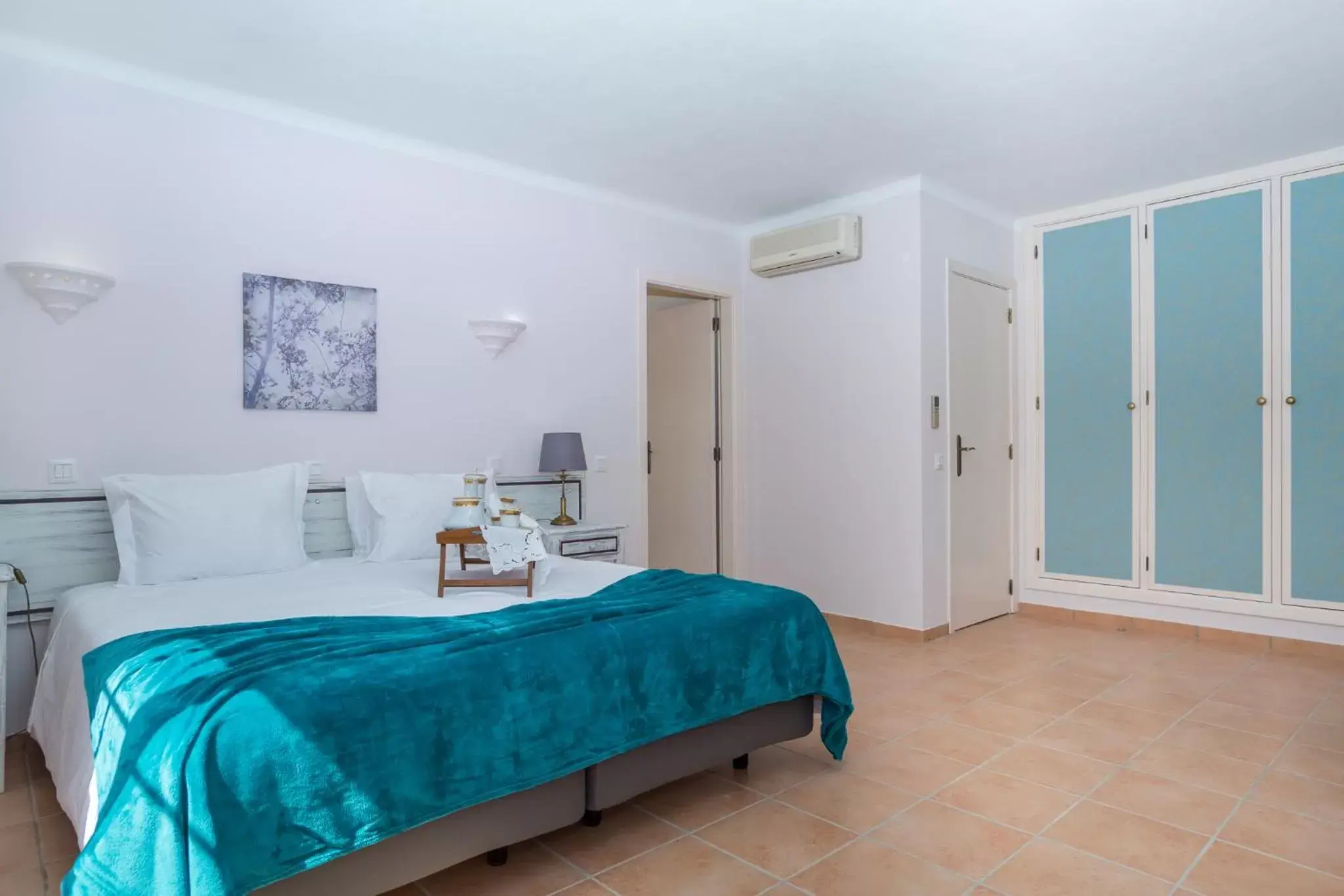 Bedroom, Bed in Colina da Lapa & Villas