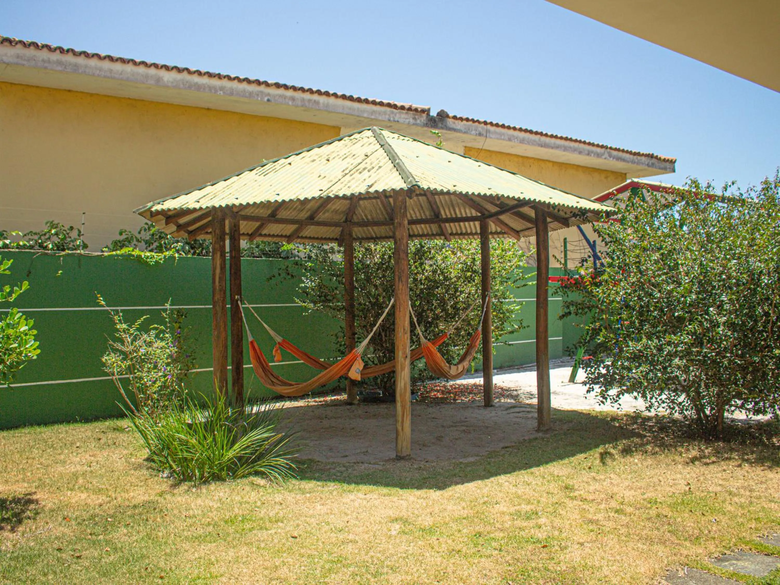 Property building in Sunshine Praia Hotel