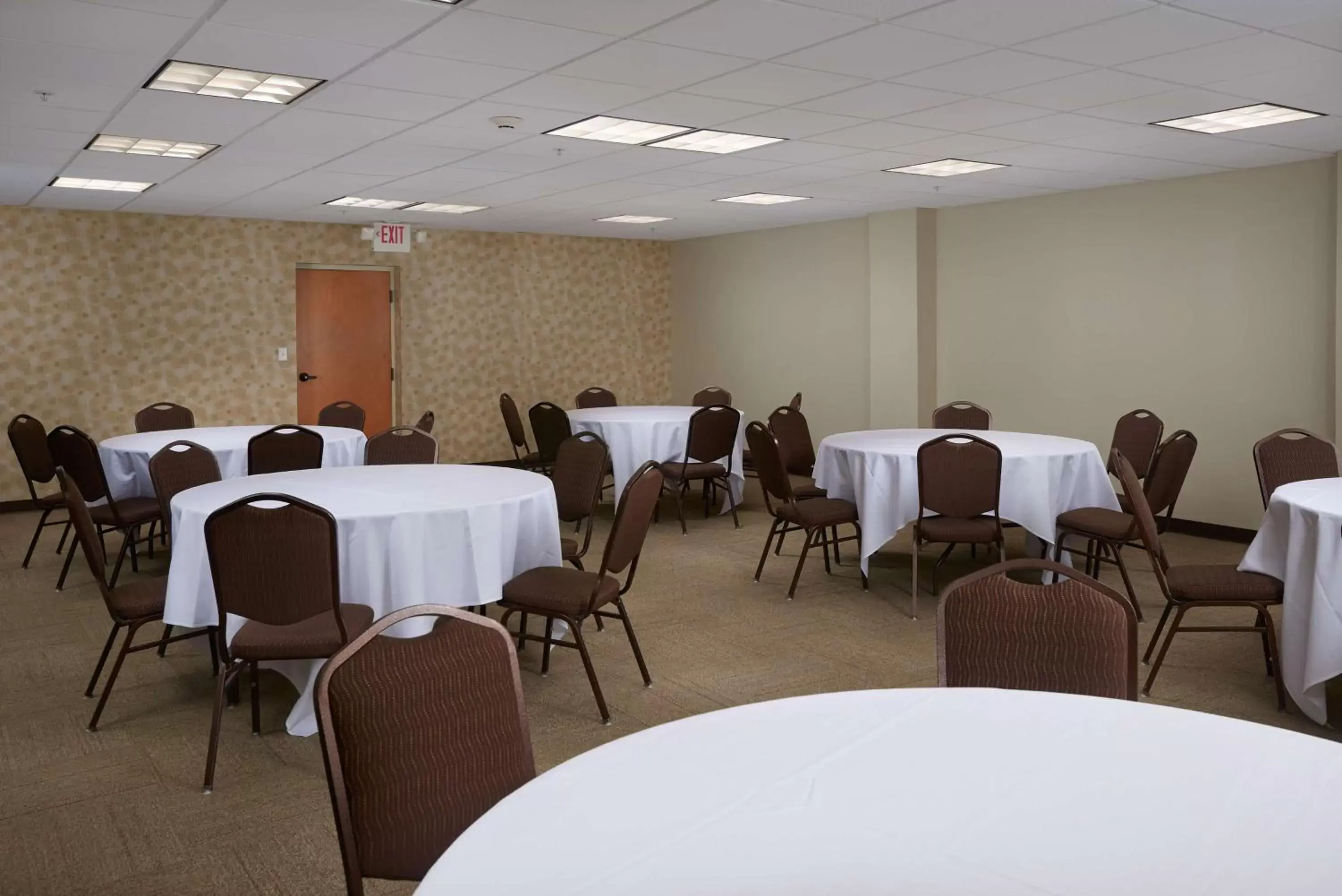 Meeting/conference room in Hampton Inn & Suites Canton