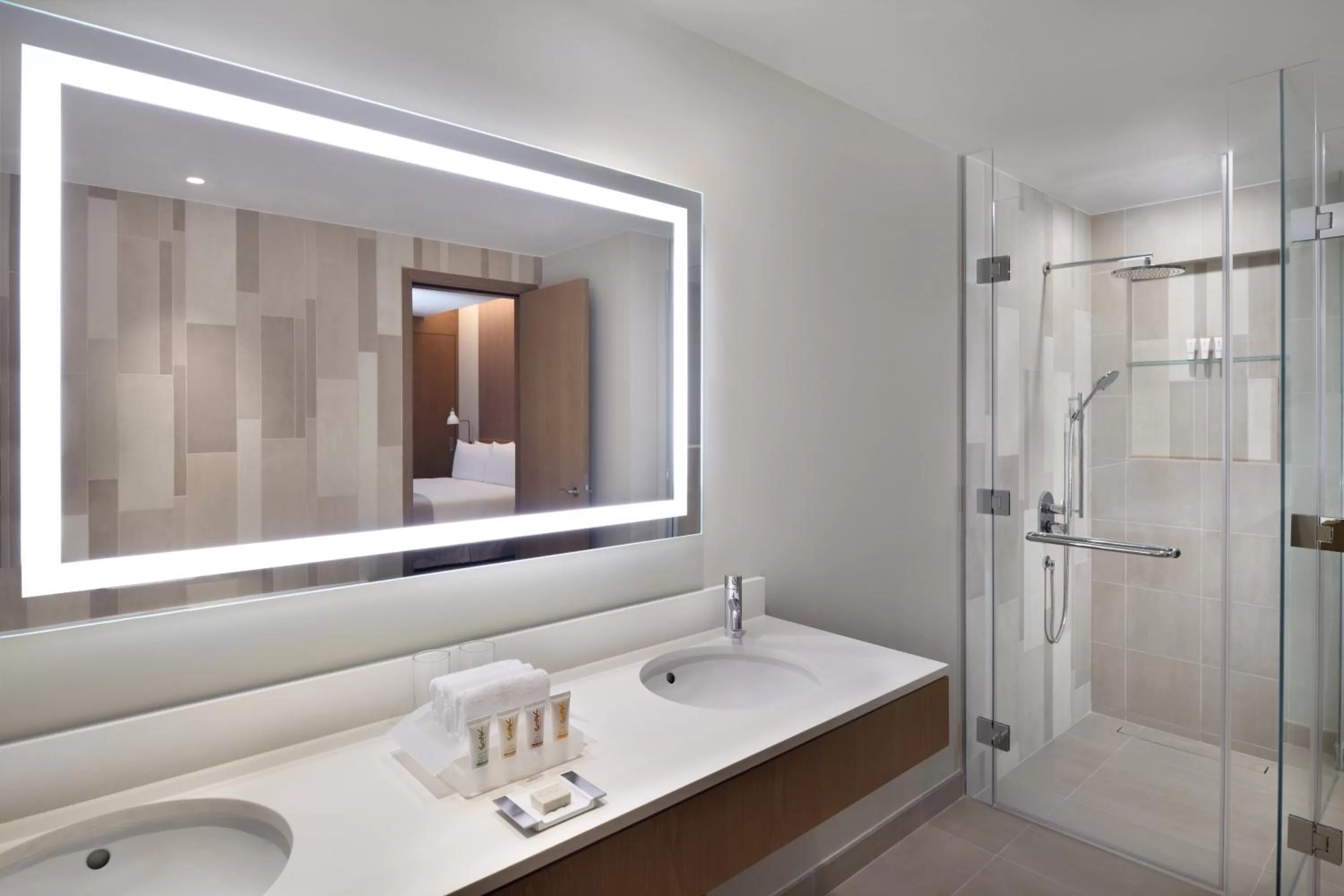 Bathroom in Holiday Inn & Suites - Dubai Festival City by IHG