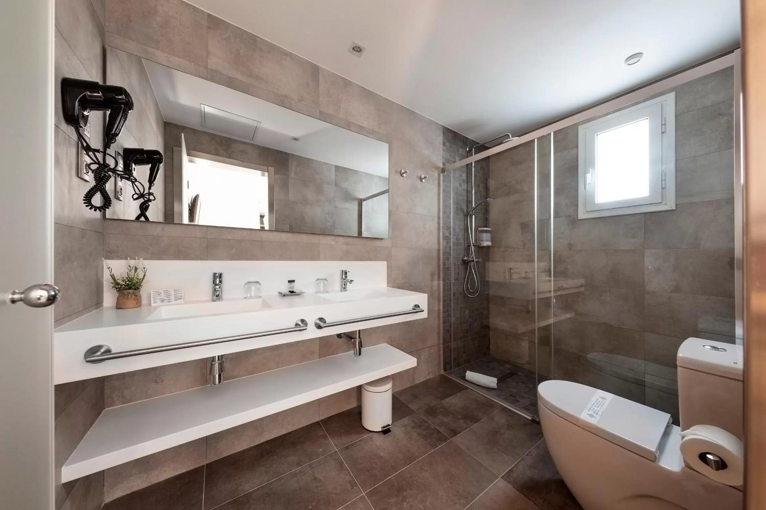 Bathroom in Hotel Oasis