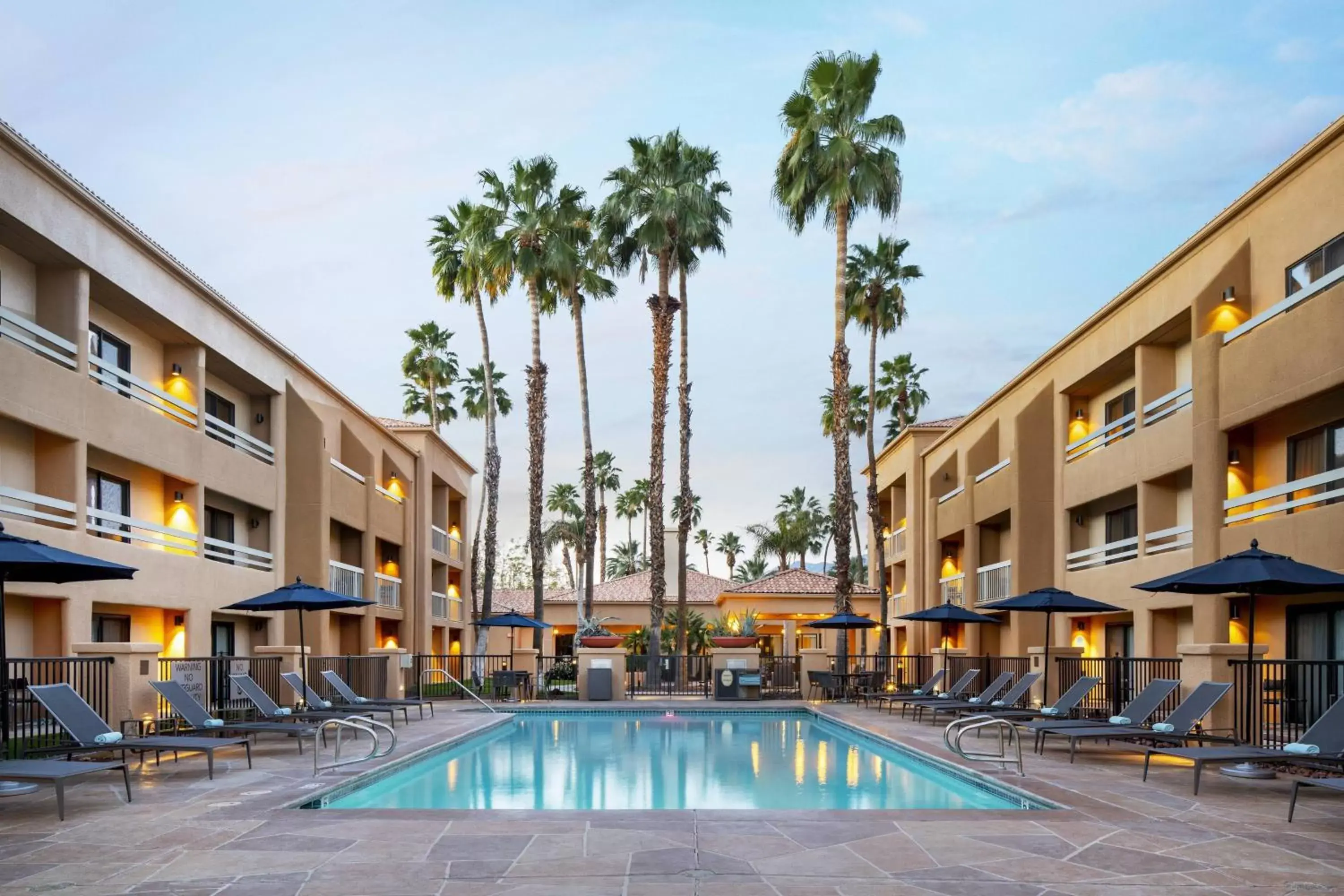 Swimming Pool in Courtyard by Marriott Palm Springs