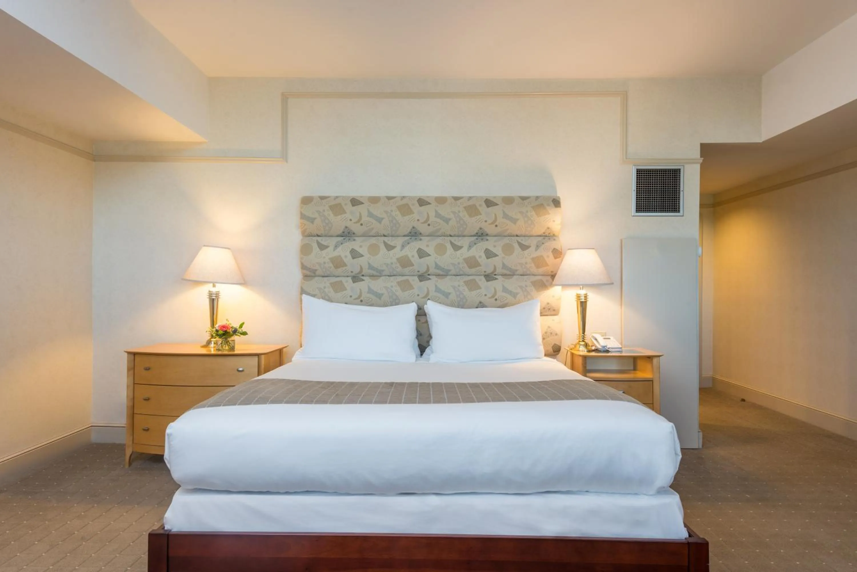 Bed in Breakwater Inn