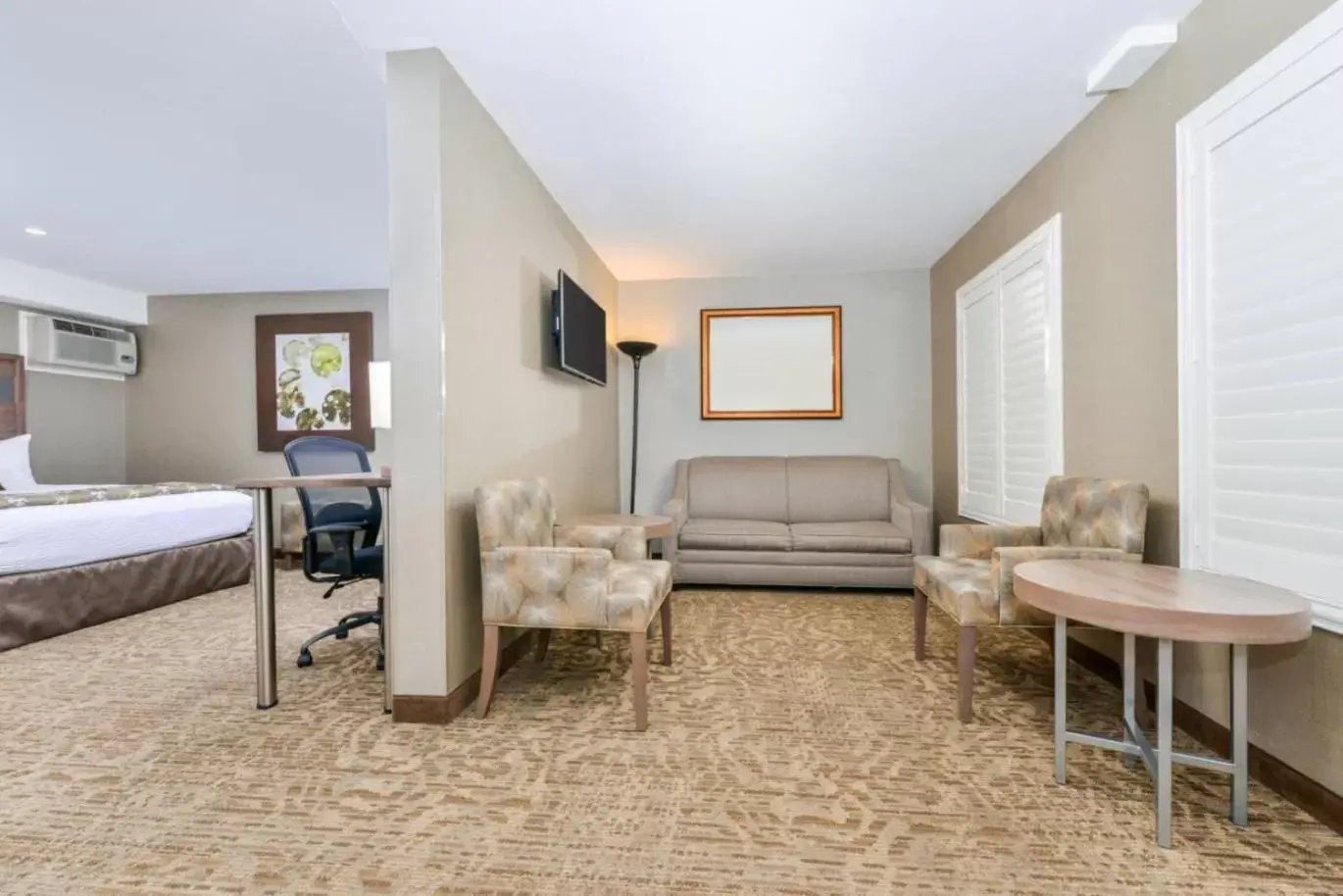 Seating Area in Best Western Plus Anaheim Inn