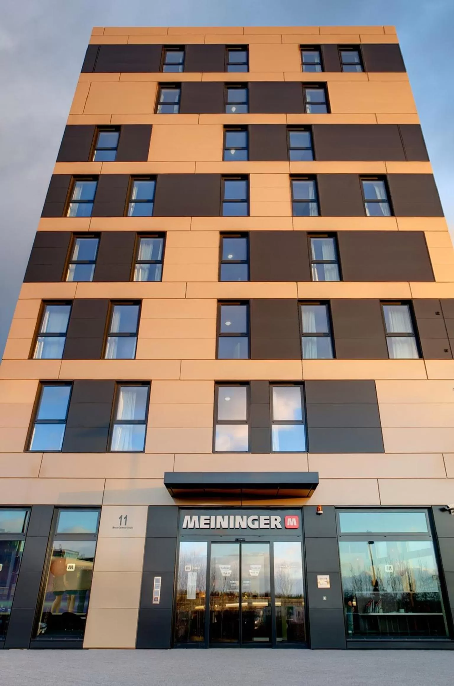 Facade/entrance in MEININGER Hotel Frankfurt Main / Airport