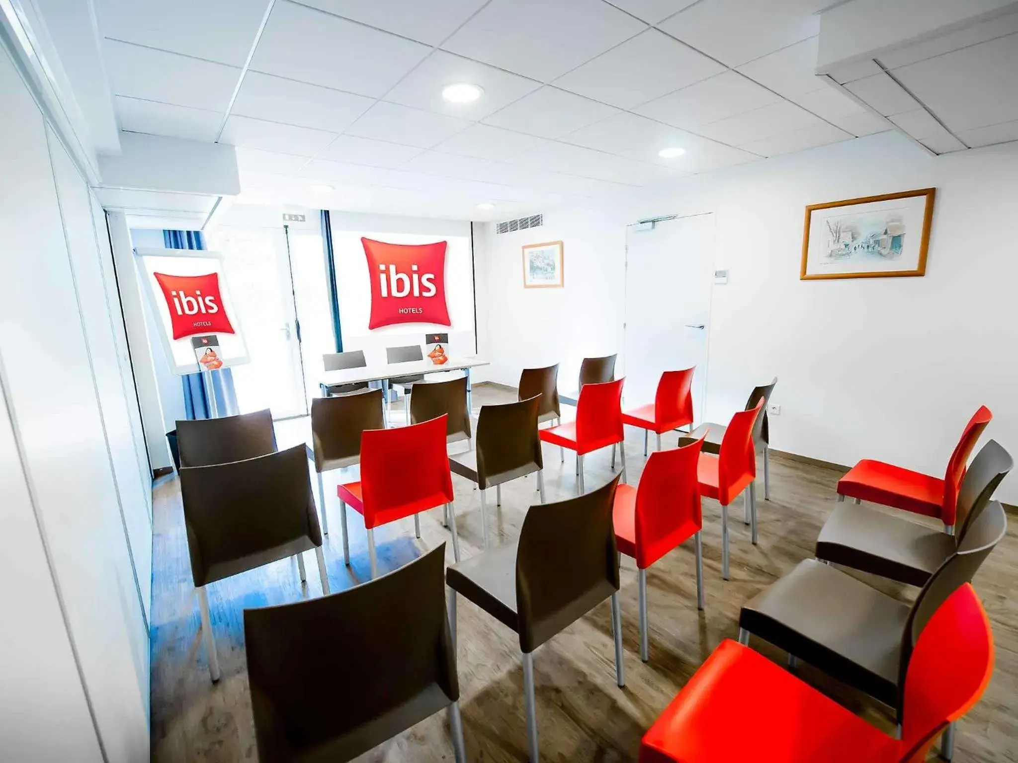 Meeting/conference room, Restaurant/Places to Eat in ibis Maisons Laffitte