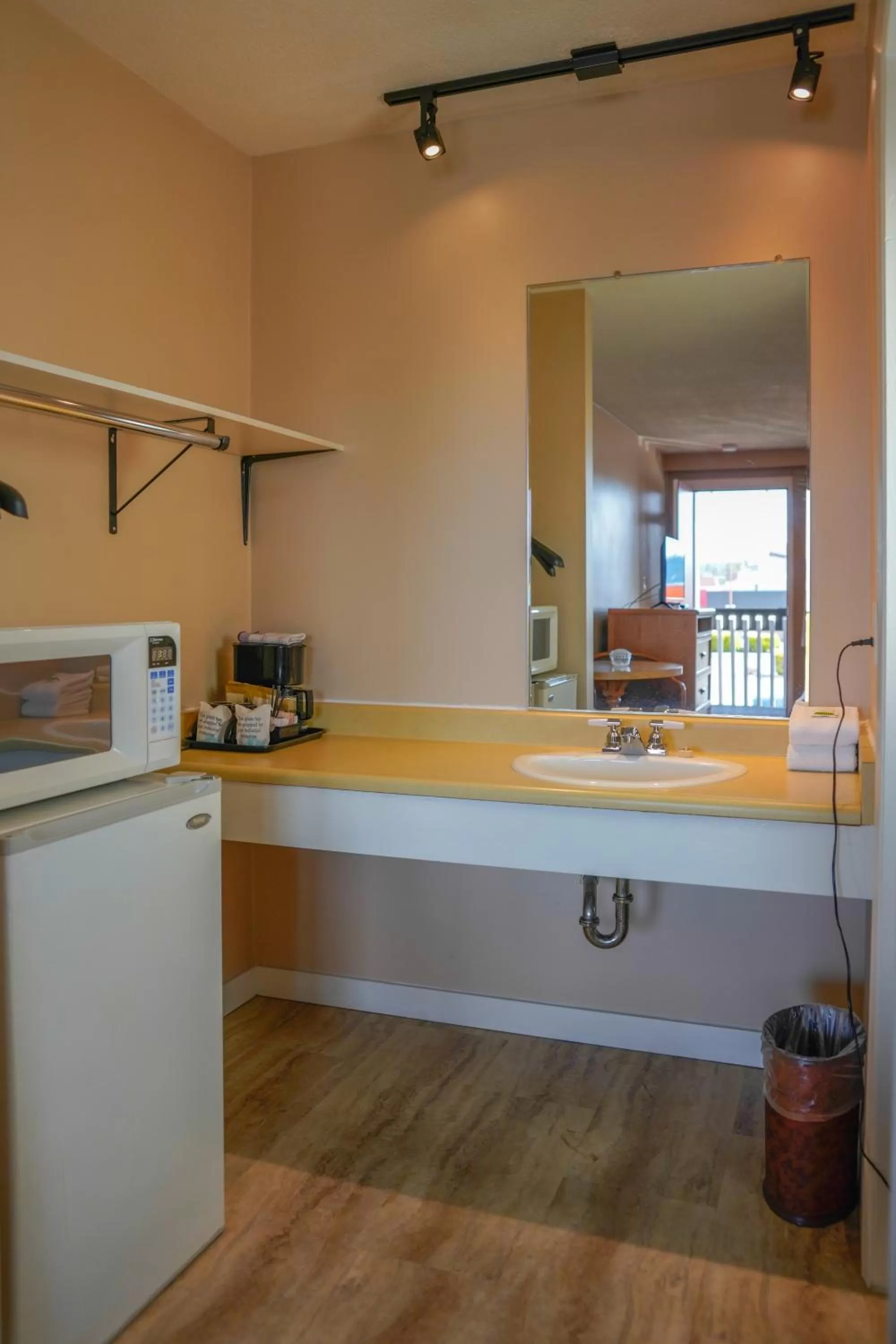 Thunderbird Motor Inn