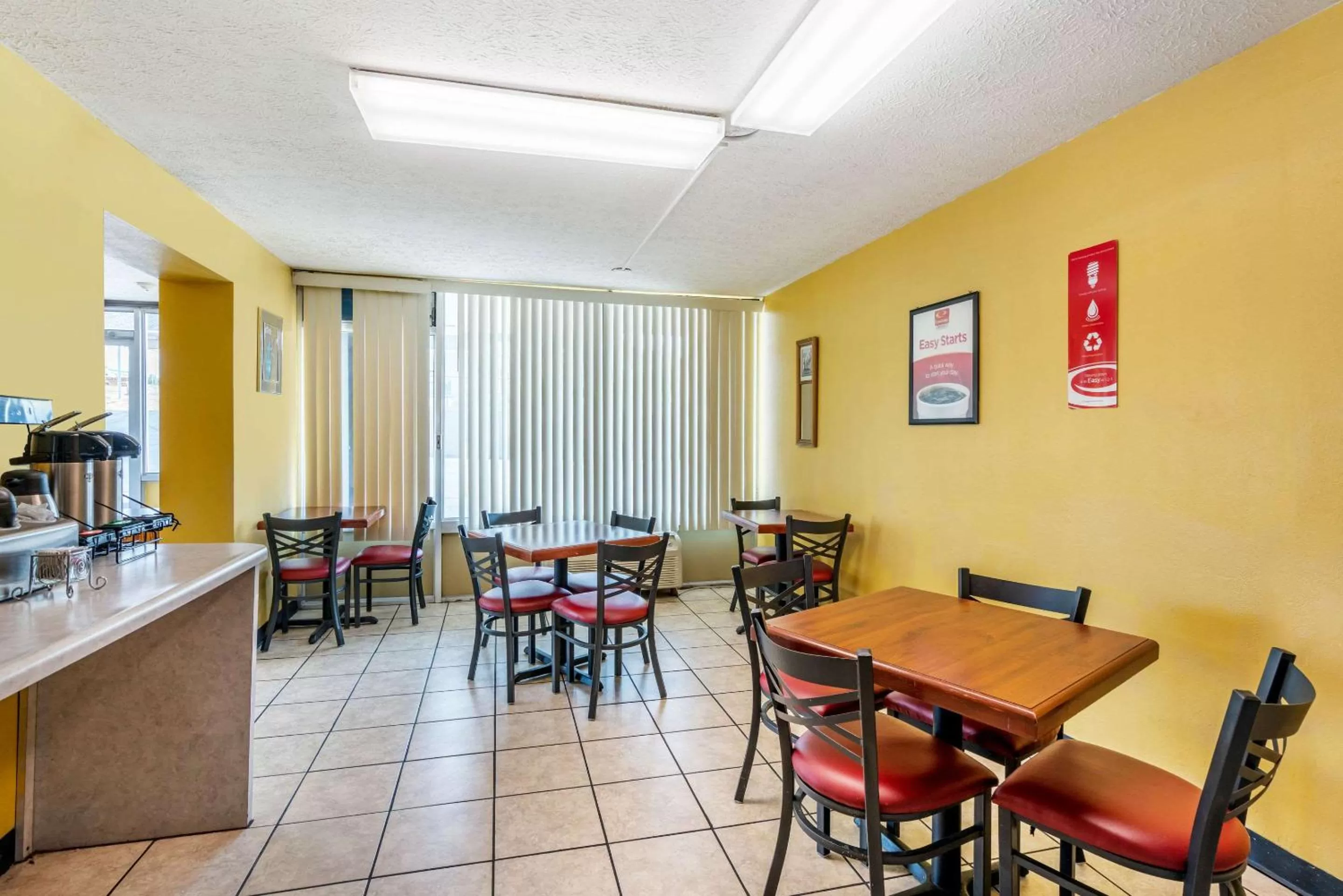 Restaurant/places to eat in Econo Lodge near Missouri University of Science and Technology
