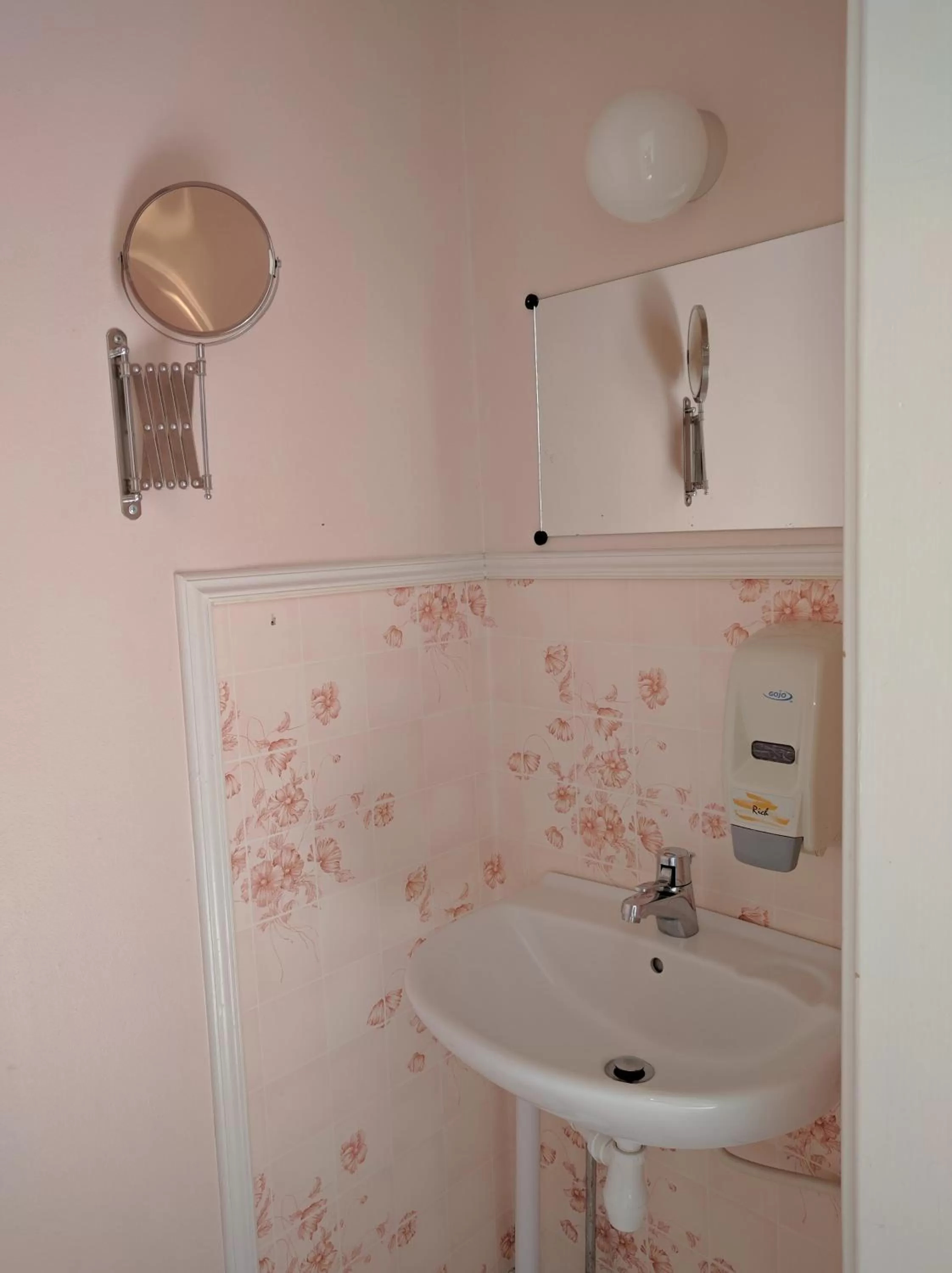 Photo of the whole room in Pensionat Augustin