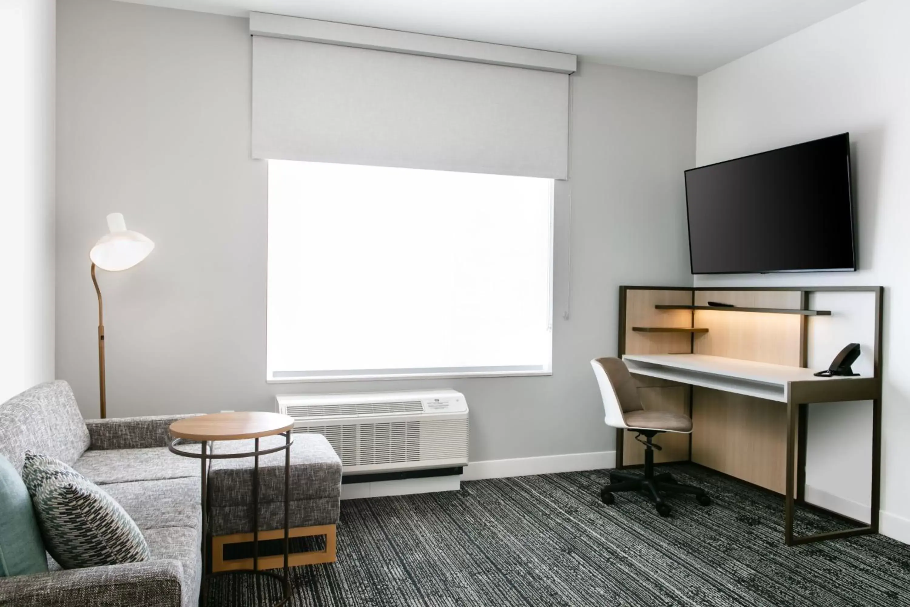 Bedroom, TV/Entertainment Center in TownePlace Suites by Marriott Madison West, Middleton