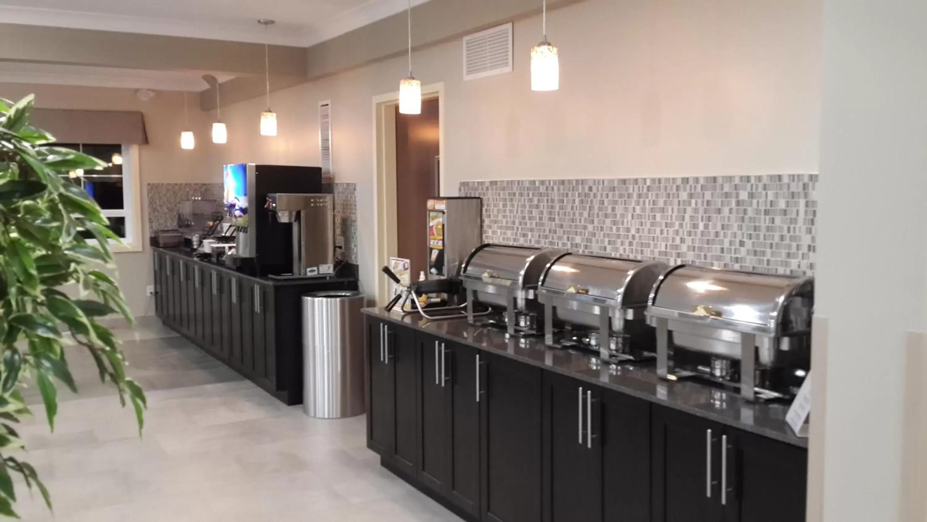 Breakfast, Restaurant/Places to Eat in Best Western PLUS Fort Saskatchewan Inn & Suites