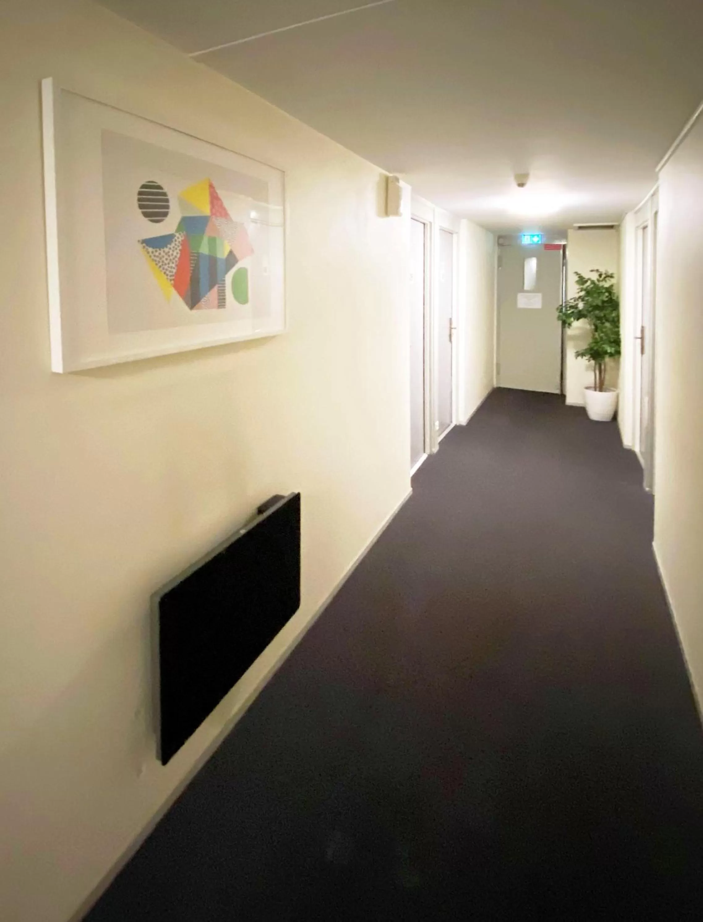 Decorative detail in Logis - Hôtel & Restaurant des Lacs Paris Sud