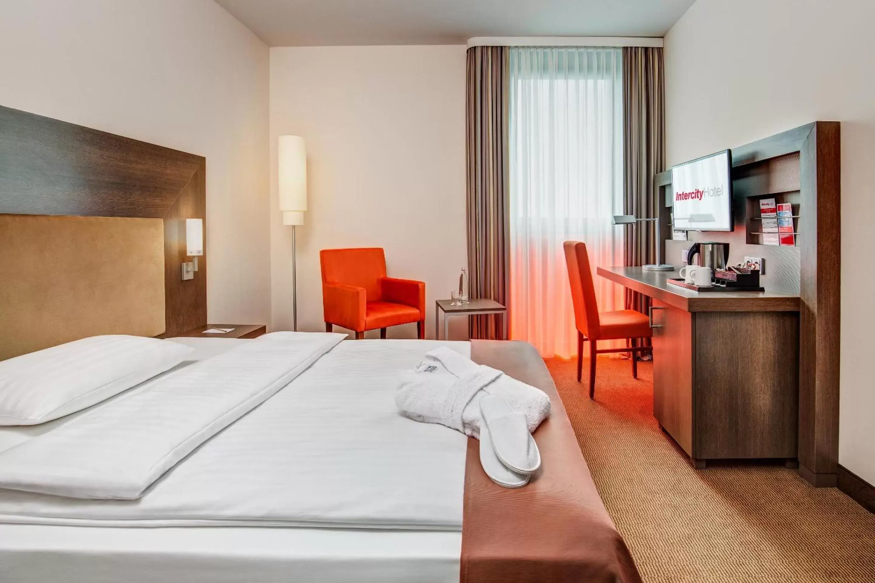 Bed in IntercityHotel Berlin Airport Area North