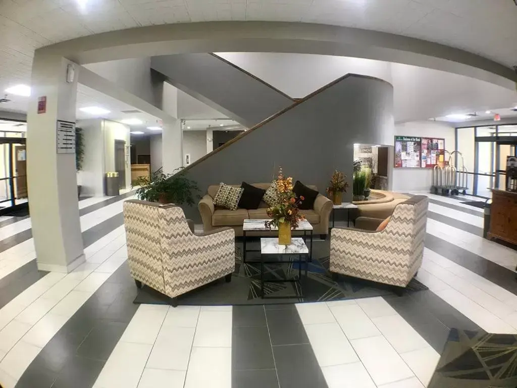 Seating area, Lobby/Reception in Crossroads Hotel and Huron Event Center