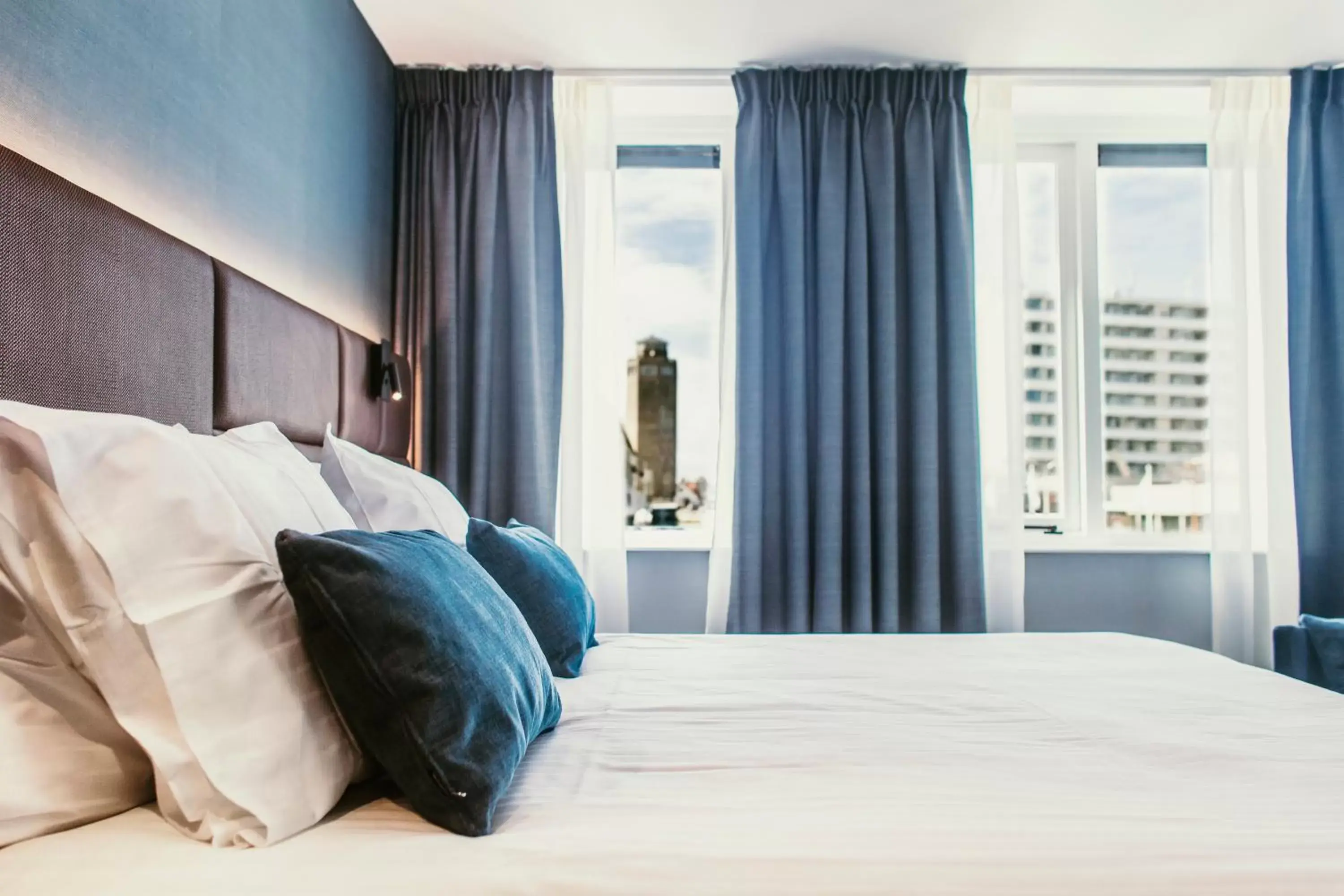 Bed in Amsterdam Beach Hotel