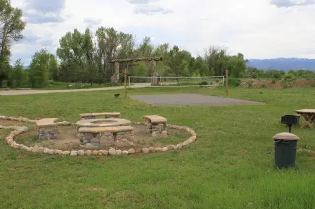 BBQ facilities, Garden in Teton Valley Cabins