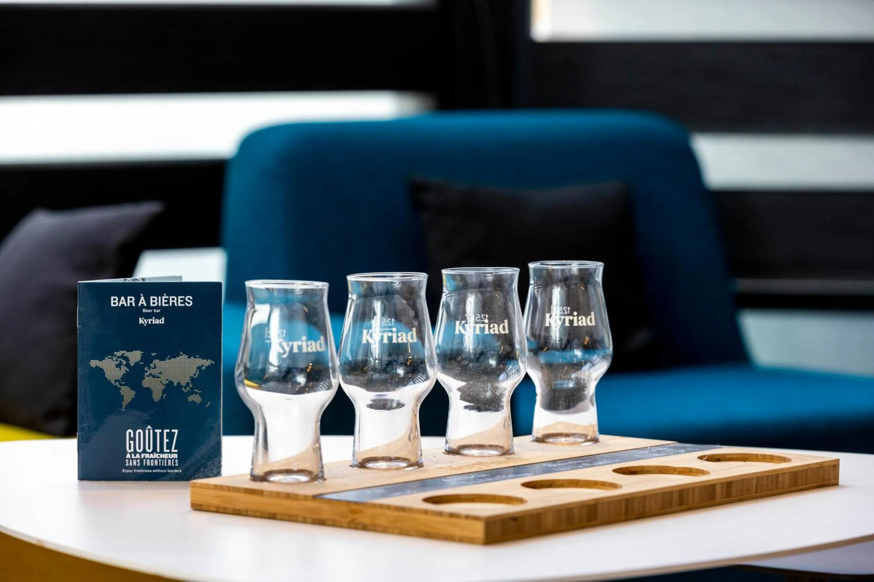 Lounge or bar in Kyriad Paris Ouest - Colombes