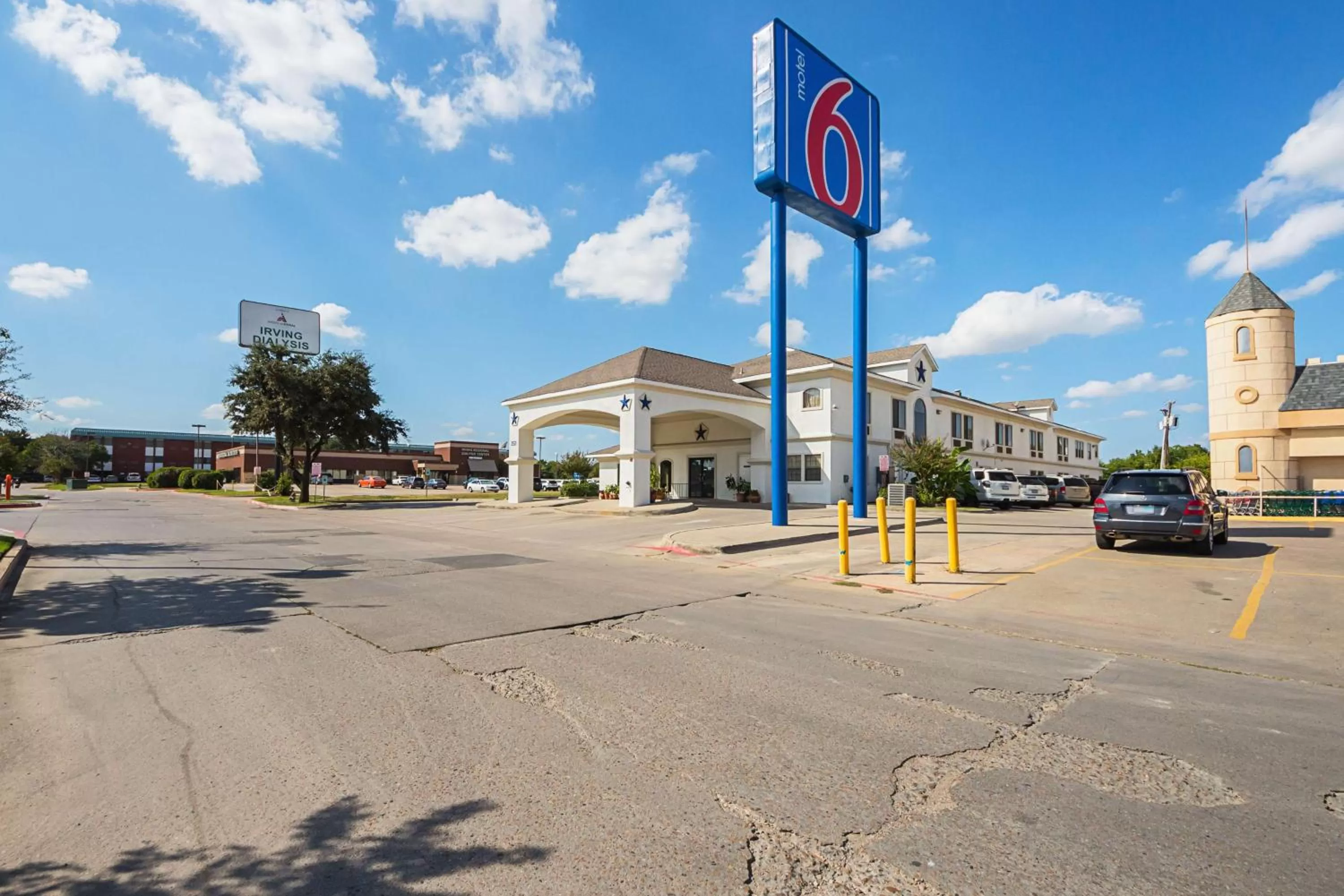 Property building in Motel 6 Dallas – Irving DFW Airport South