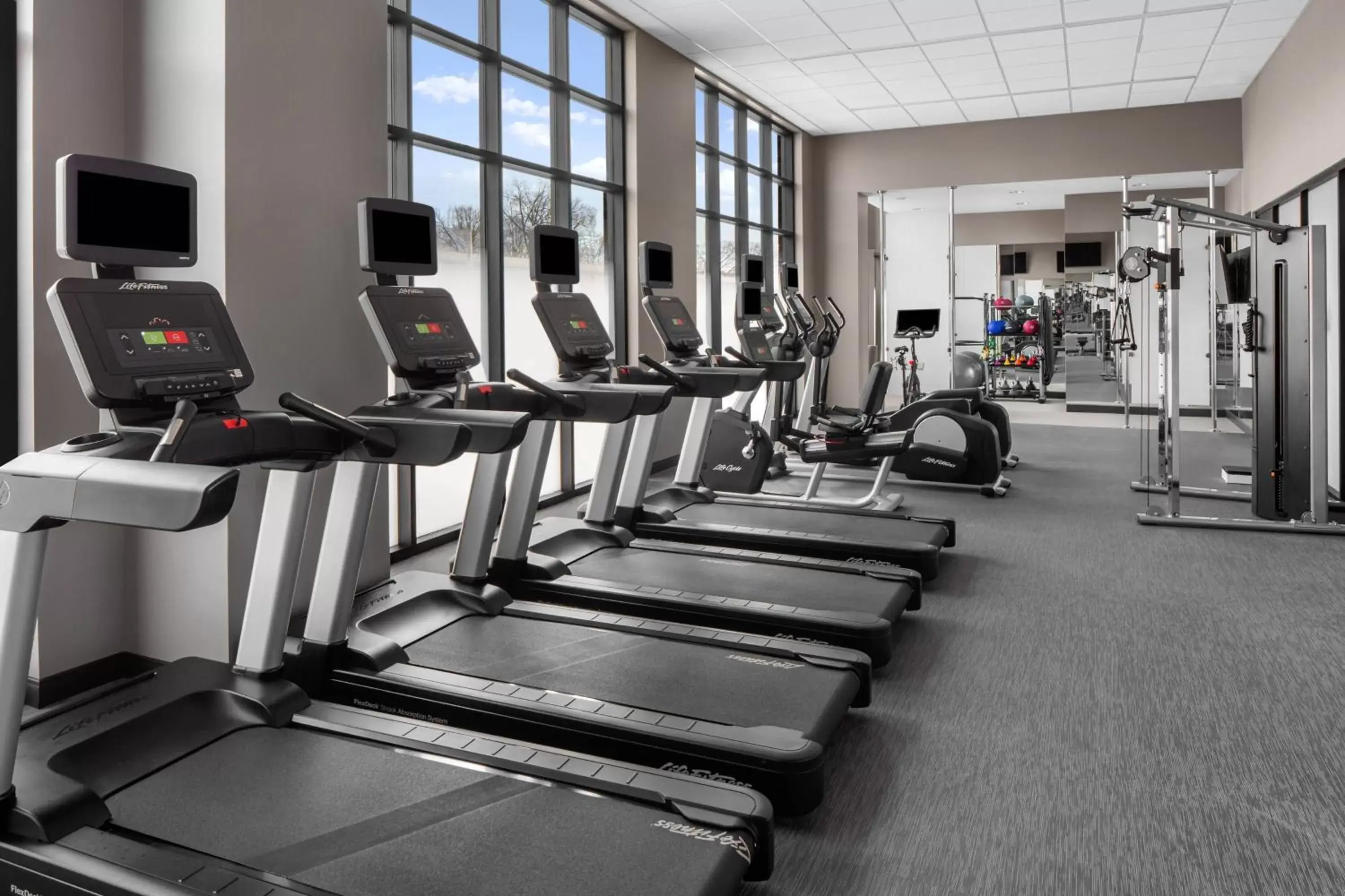 Fitness centre/facilities, Fitness Center/Facilities in Courtyard by Marriott Lansing Downtown