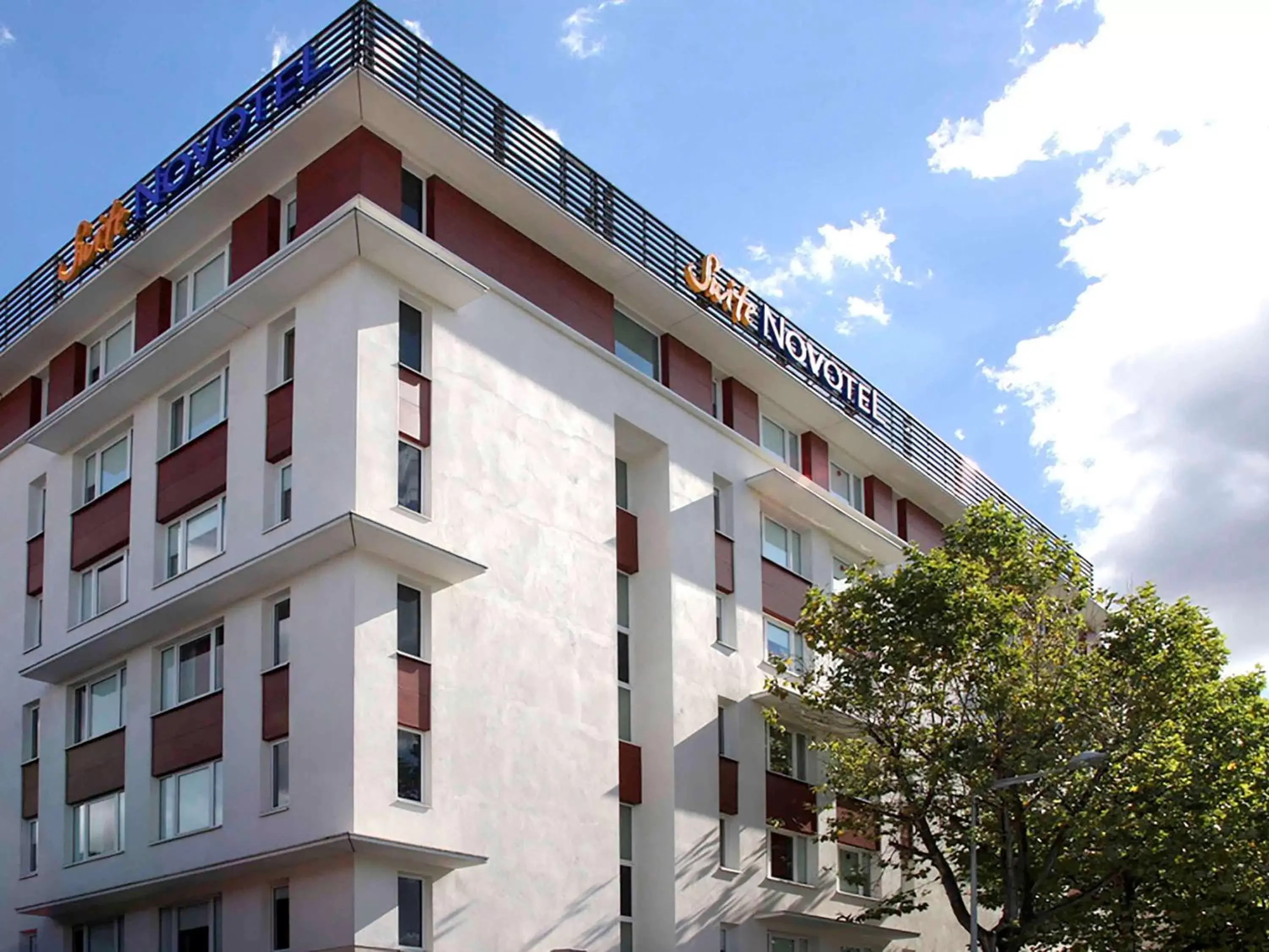 Property Building in Novotel Suites Clermont Ferrand Polydome