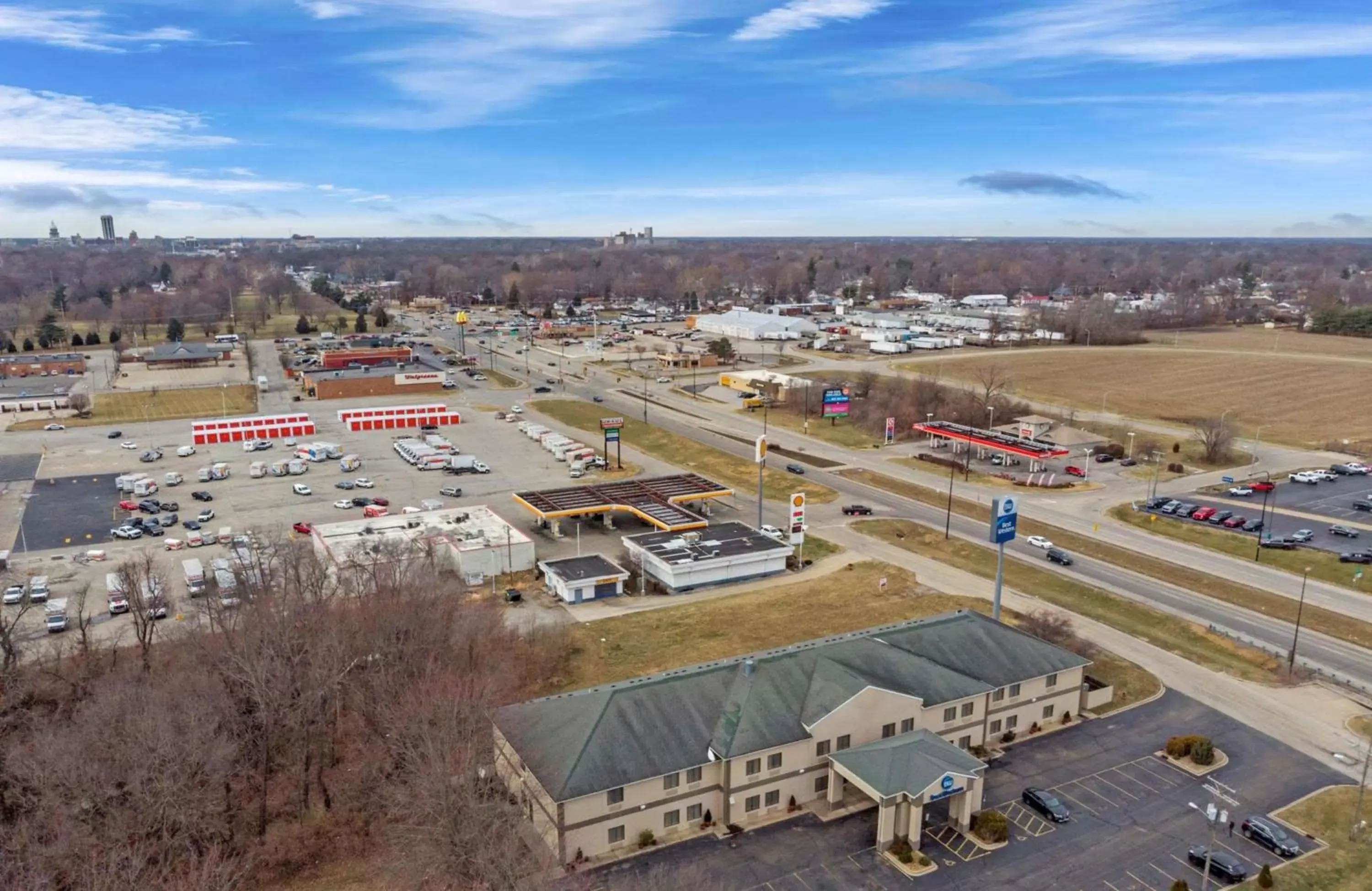 Property building, Bird's-eye View in Best Western Clearlake Plaza