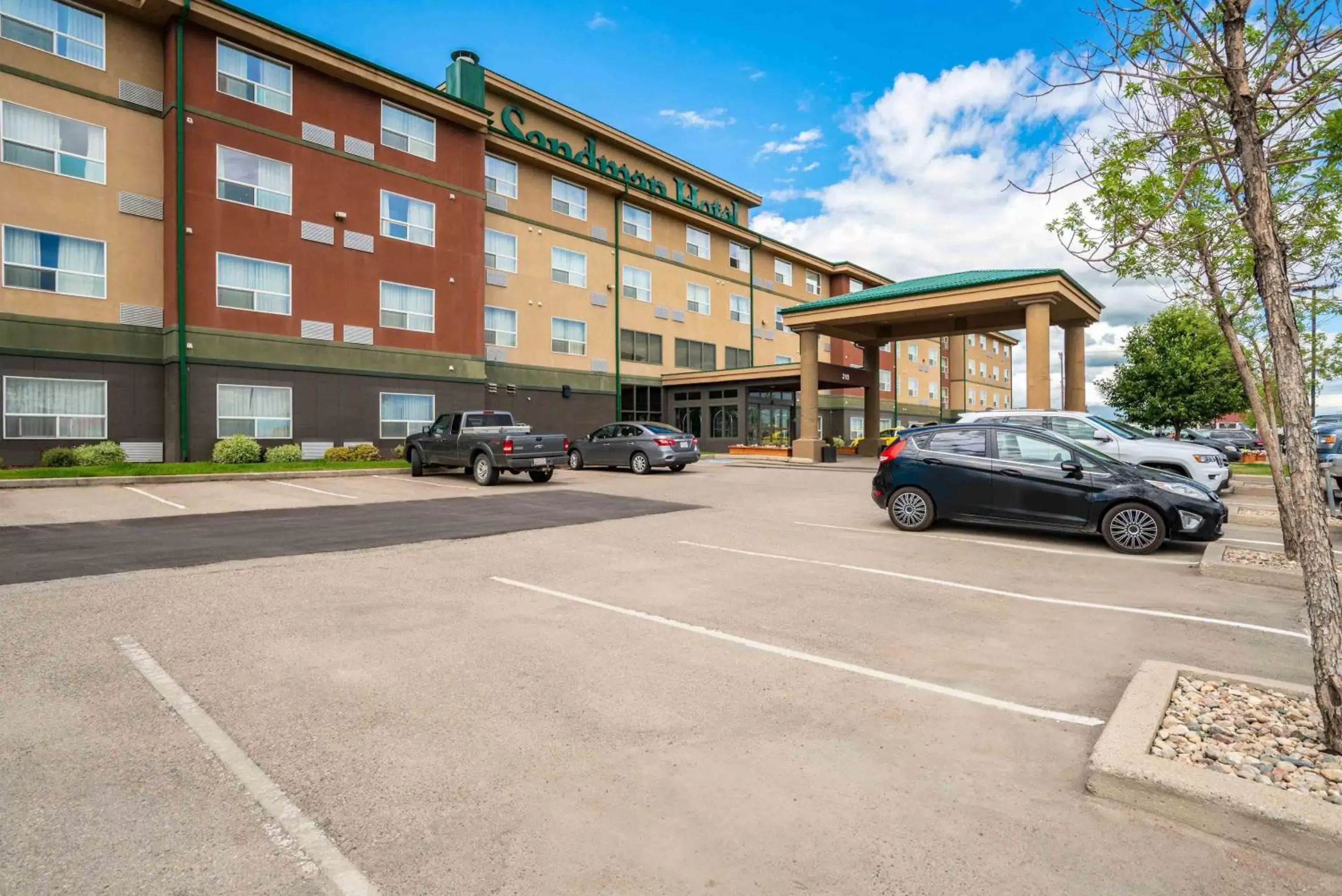 Property Building in Sandman Hotel Saskatoon