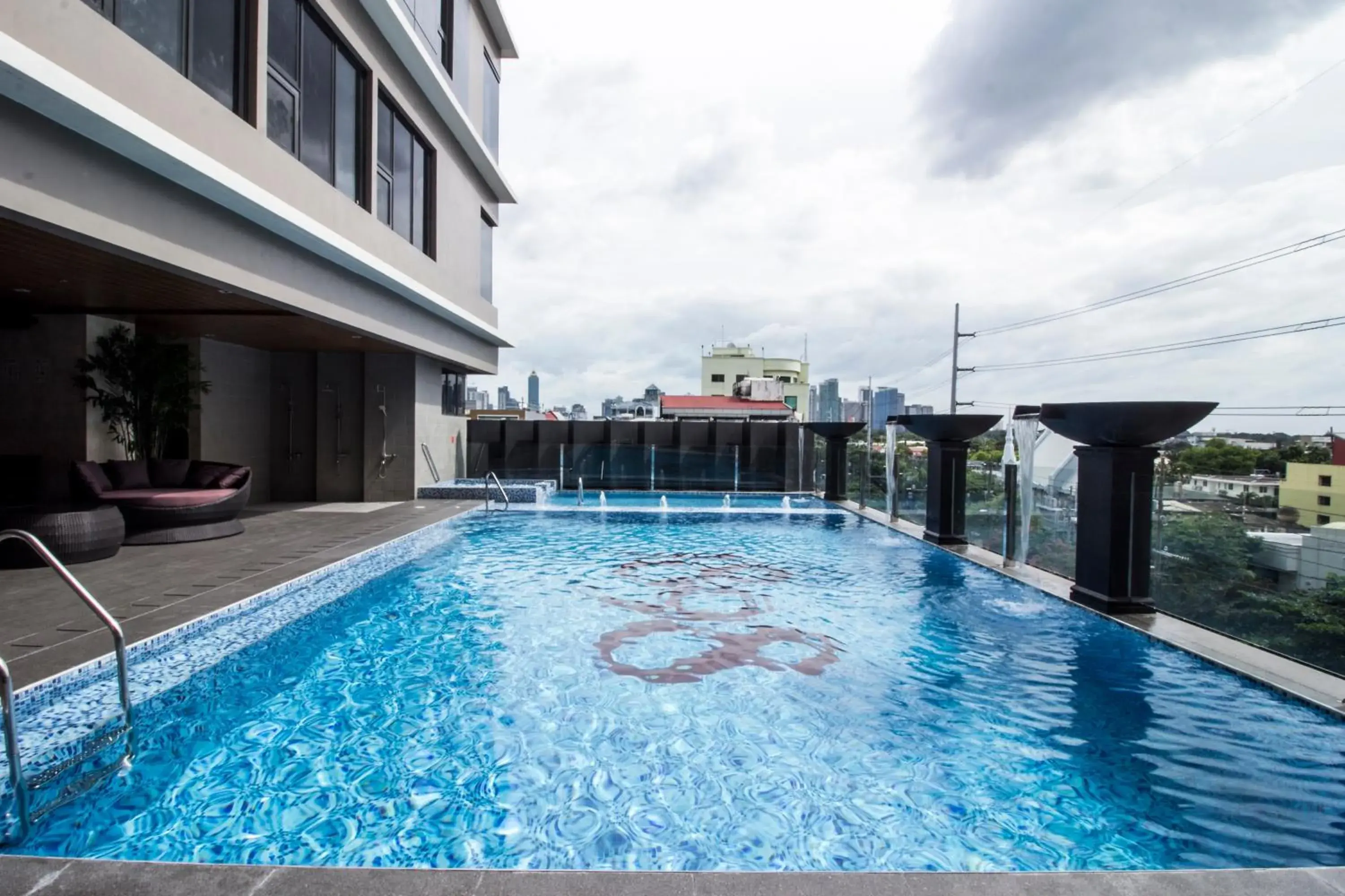 Swimming Pool in 1898 Hotel Colonia En Las Filipinas