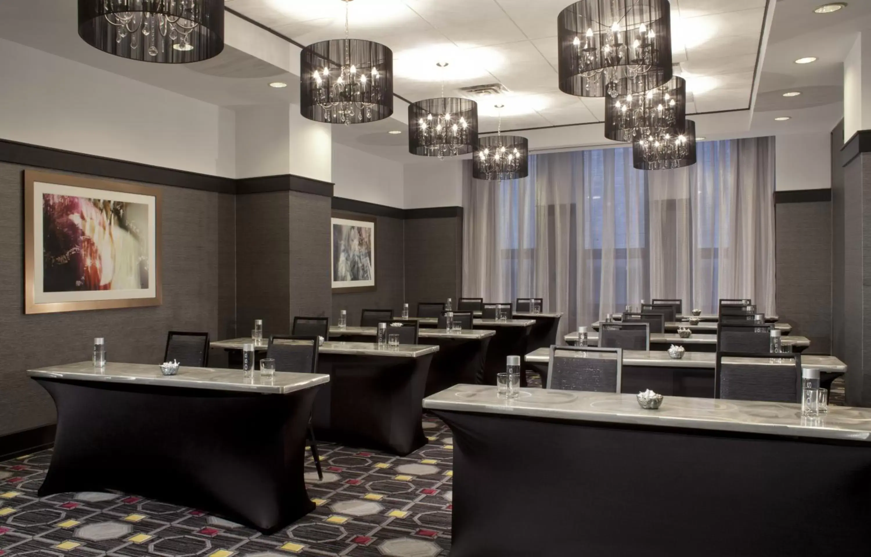 Business facilities, Restaurant/Places to Eat in Silversmith Hotel Chicago Downtown