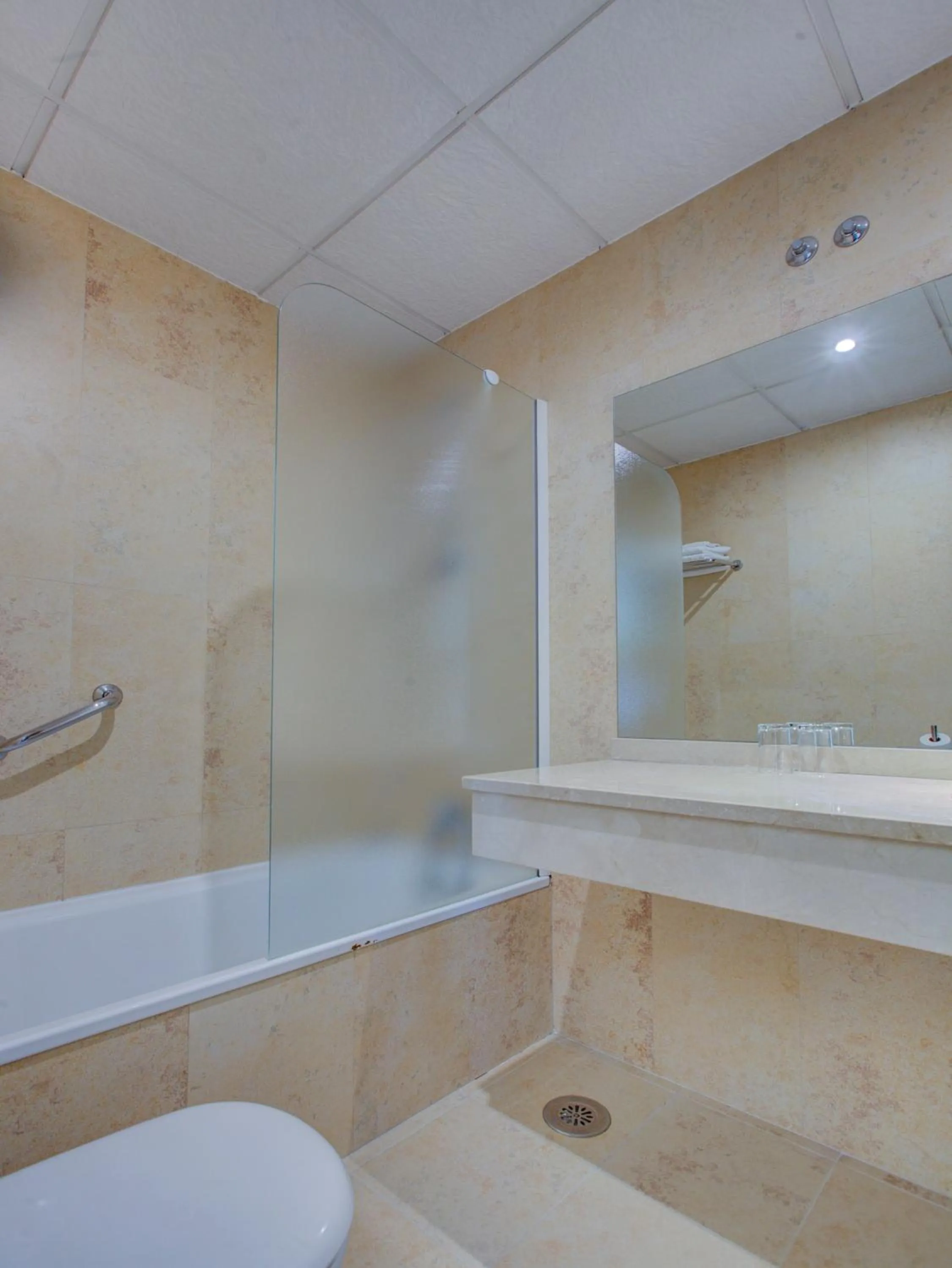 Bathroom in Hotel El Mesón