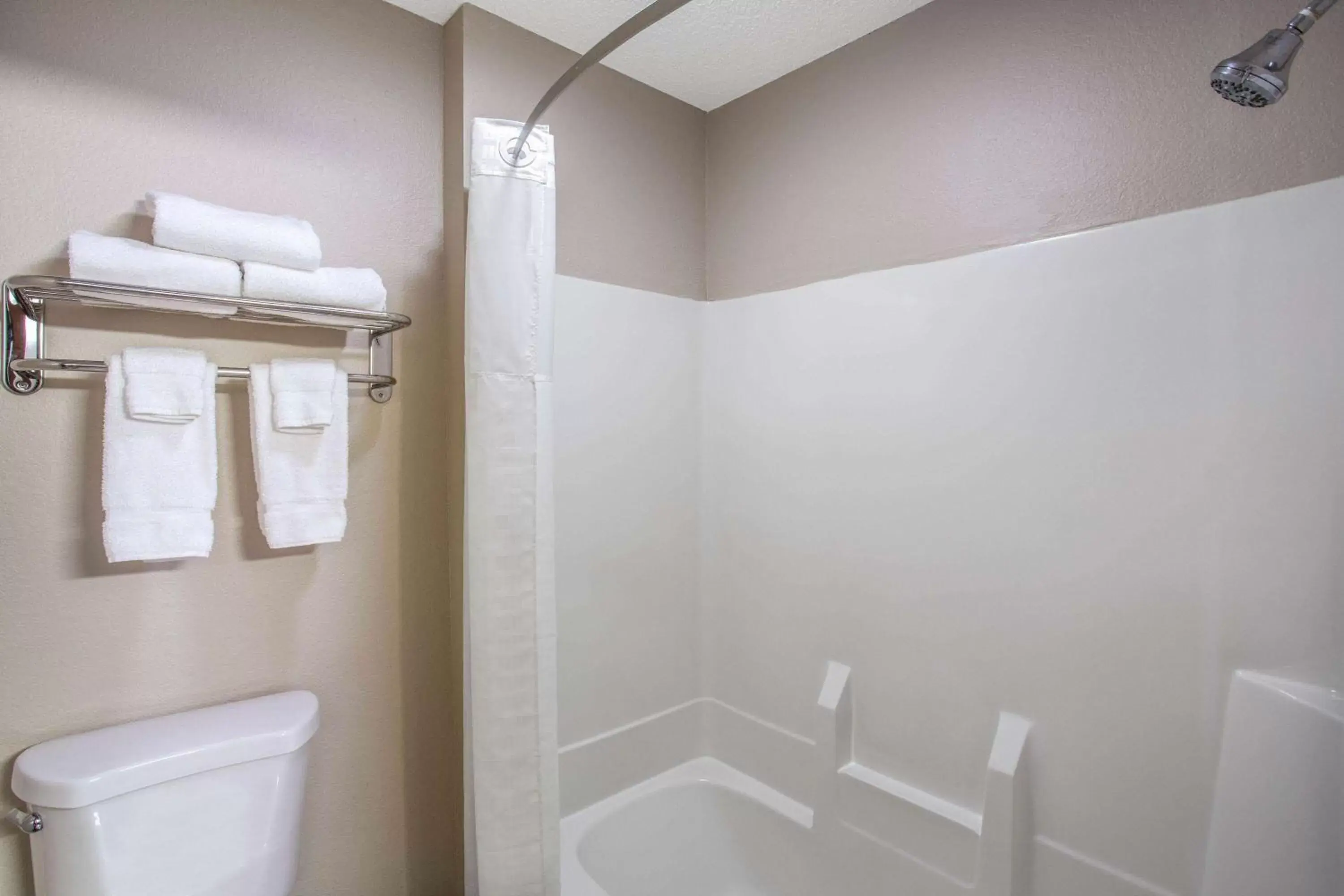 TV and multimedia, Bathroom in Baymont by Wyndham Joliet