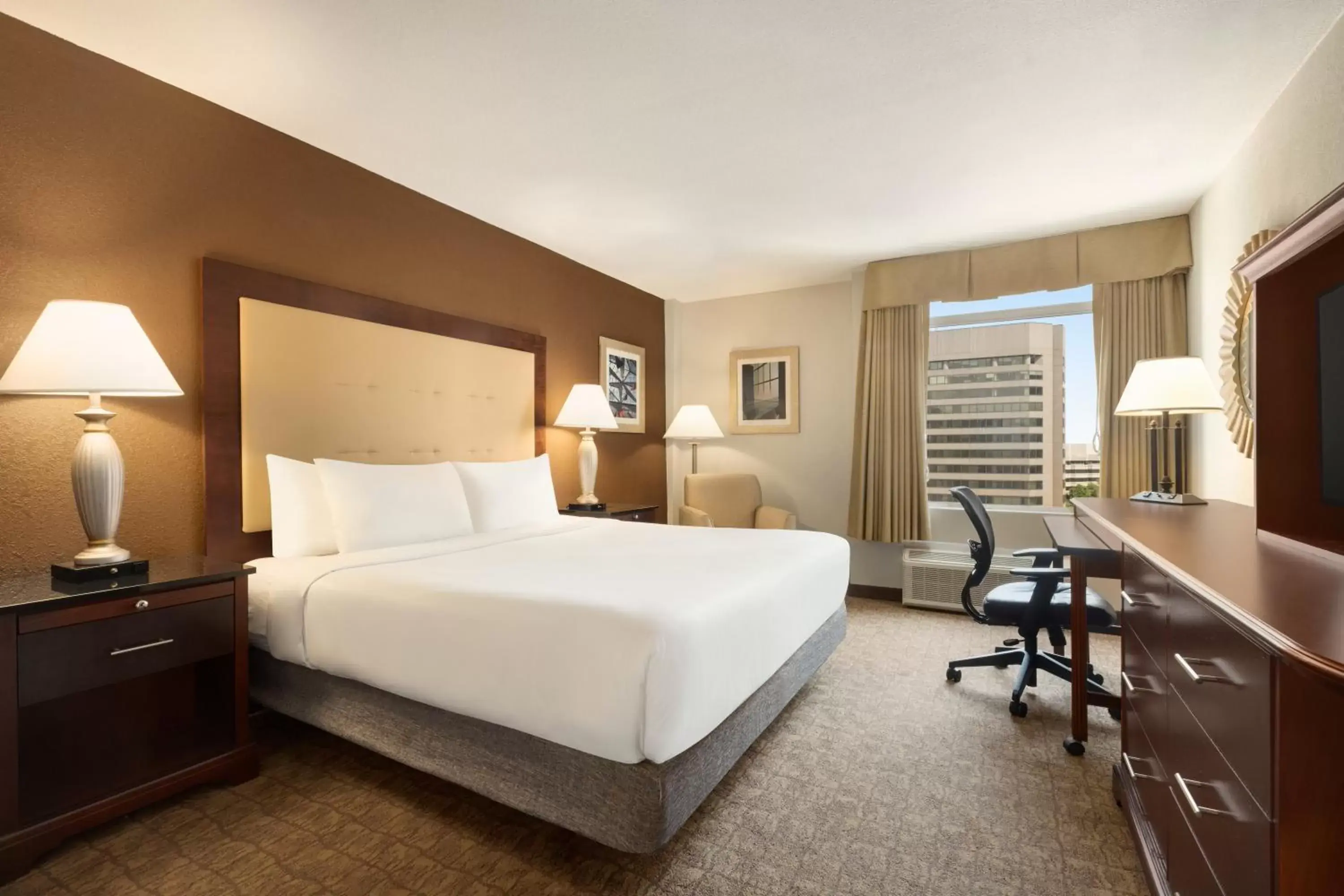 Photo of the whole room in Crowne Plaza Crystal City-Washington, D.C., an IHG Hotel