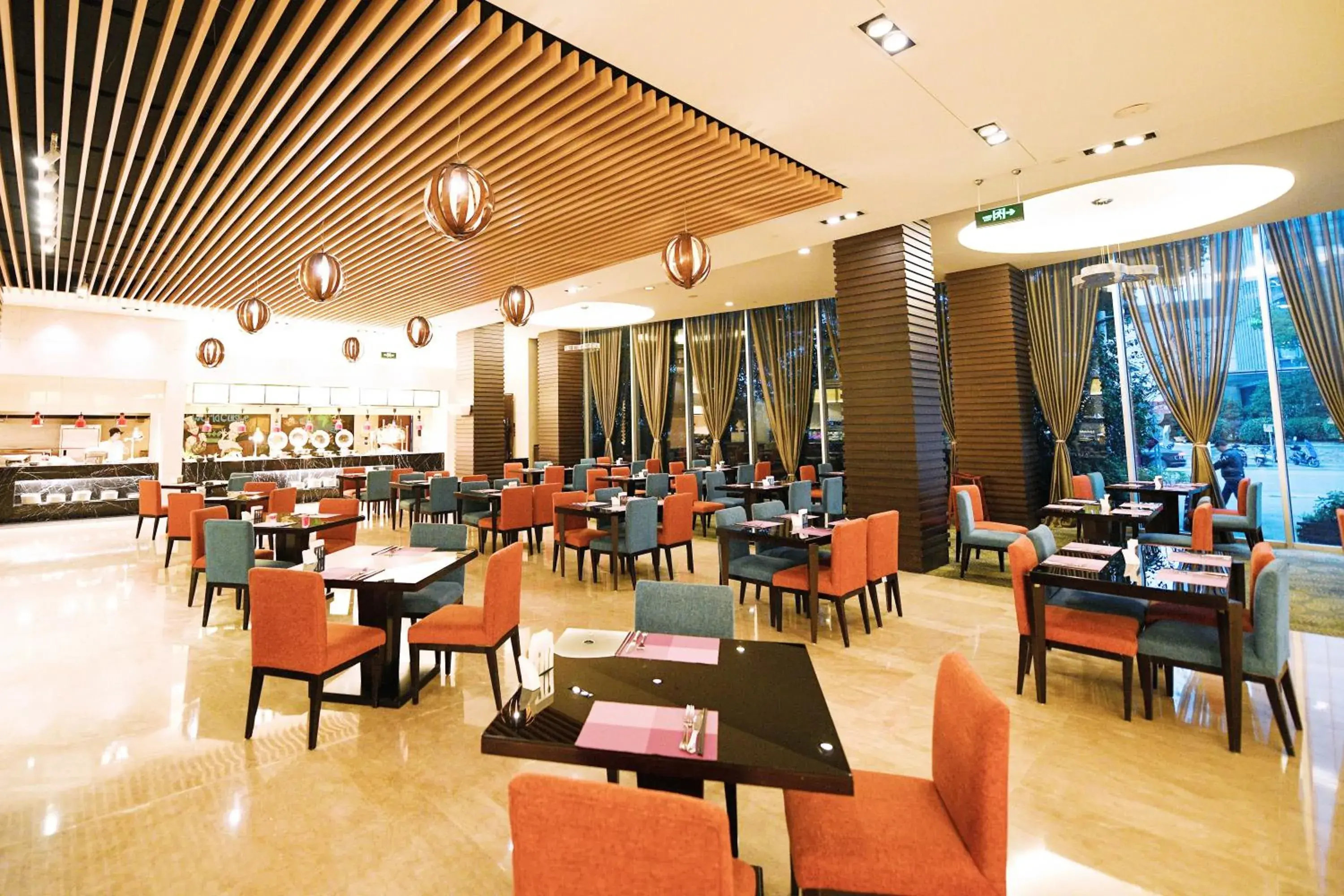 Coffee/tea facilities, Restaurant/Places to Eat in Crowne Plaza Shanghai Xiayang Lake, an IHG Hotel