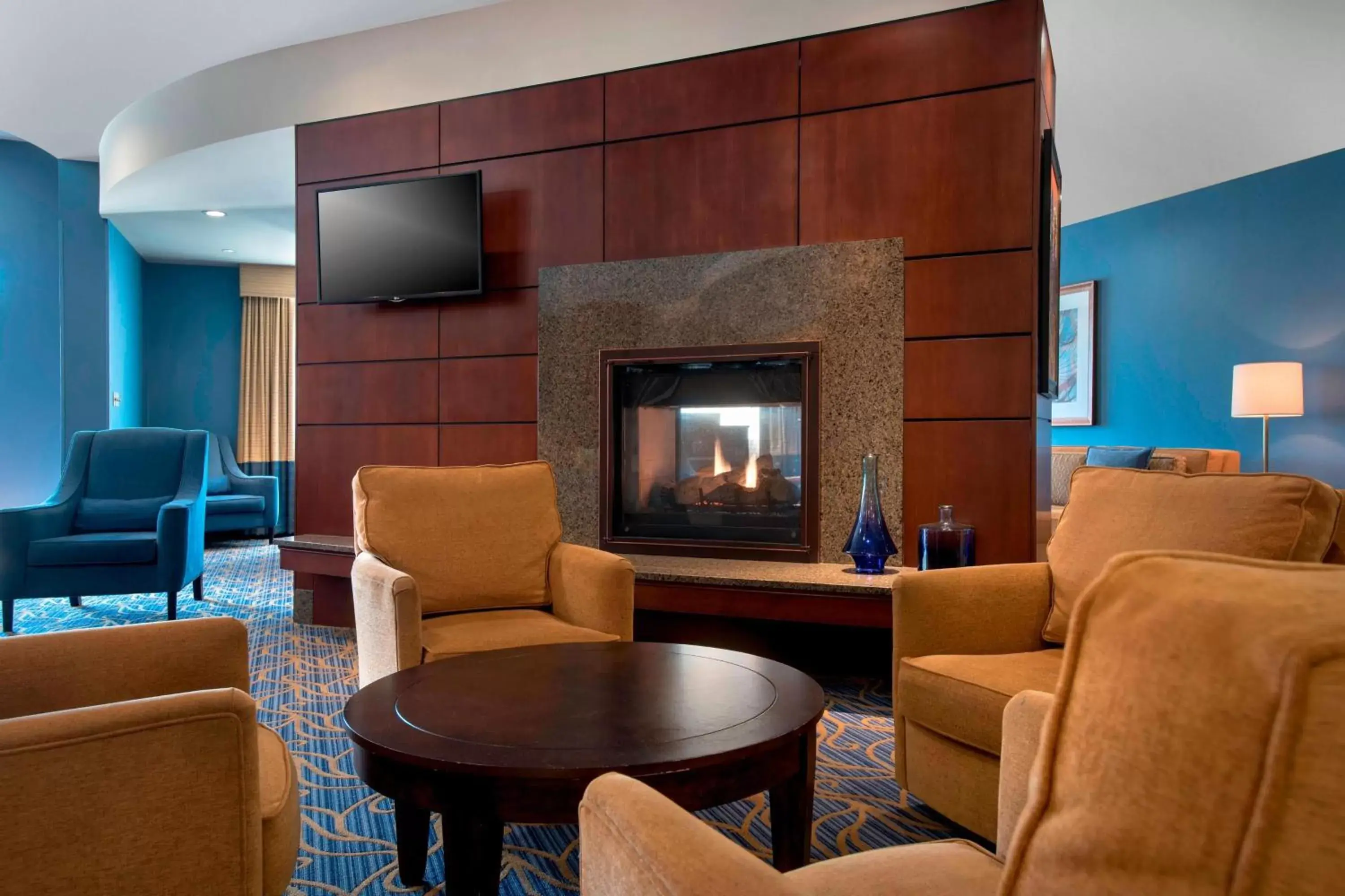 Lounge or bar, Seating Area in Courtyard by Marriott Saratoga Springs