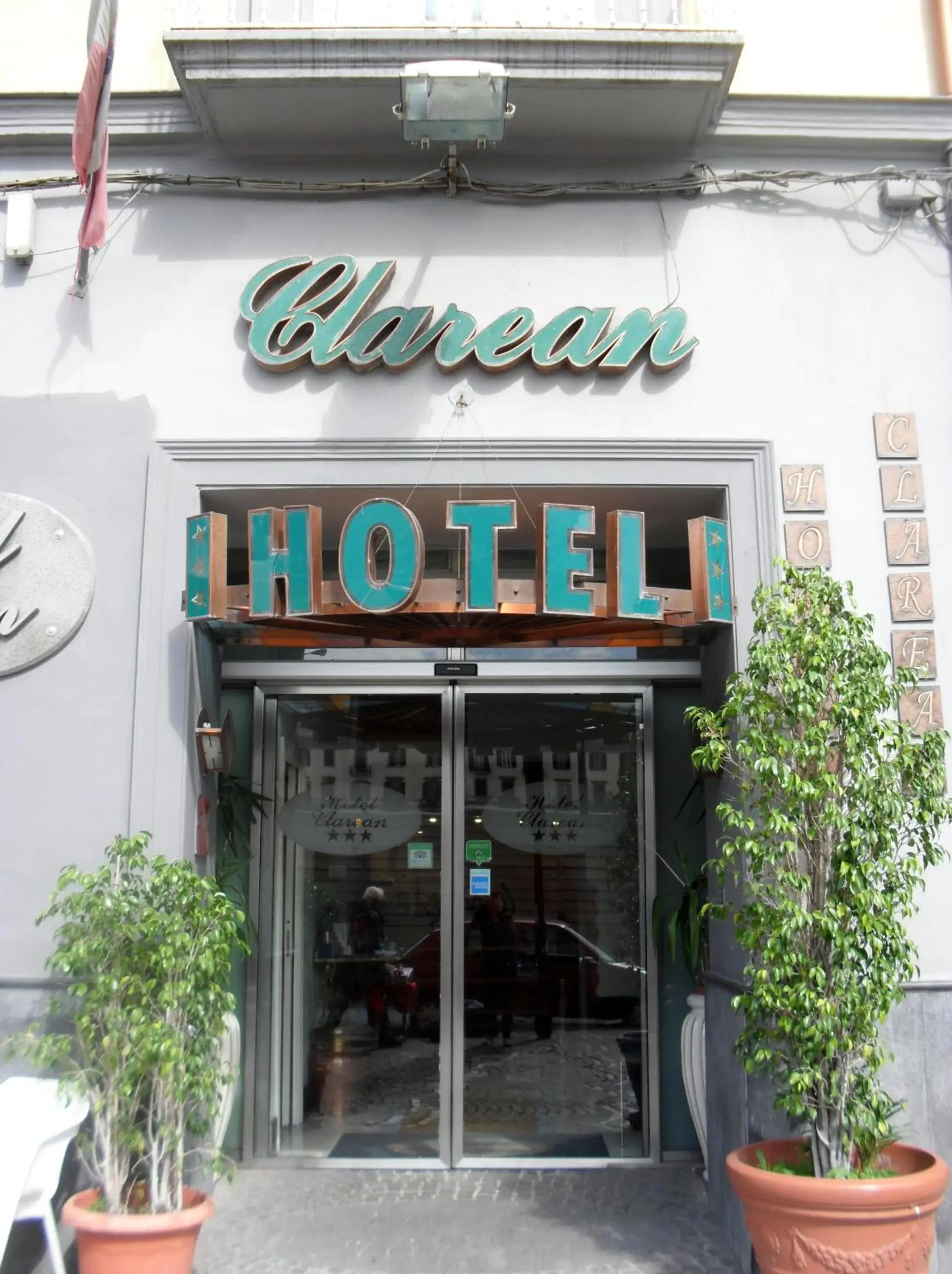 Facade/entrance in Hotel Clarean
