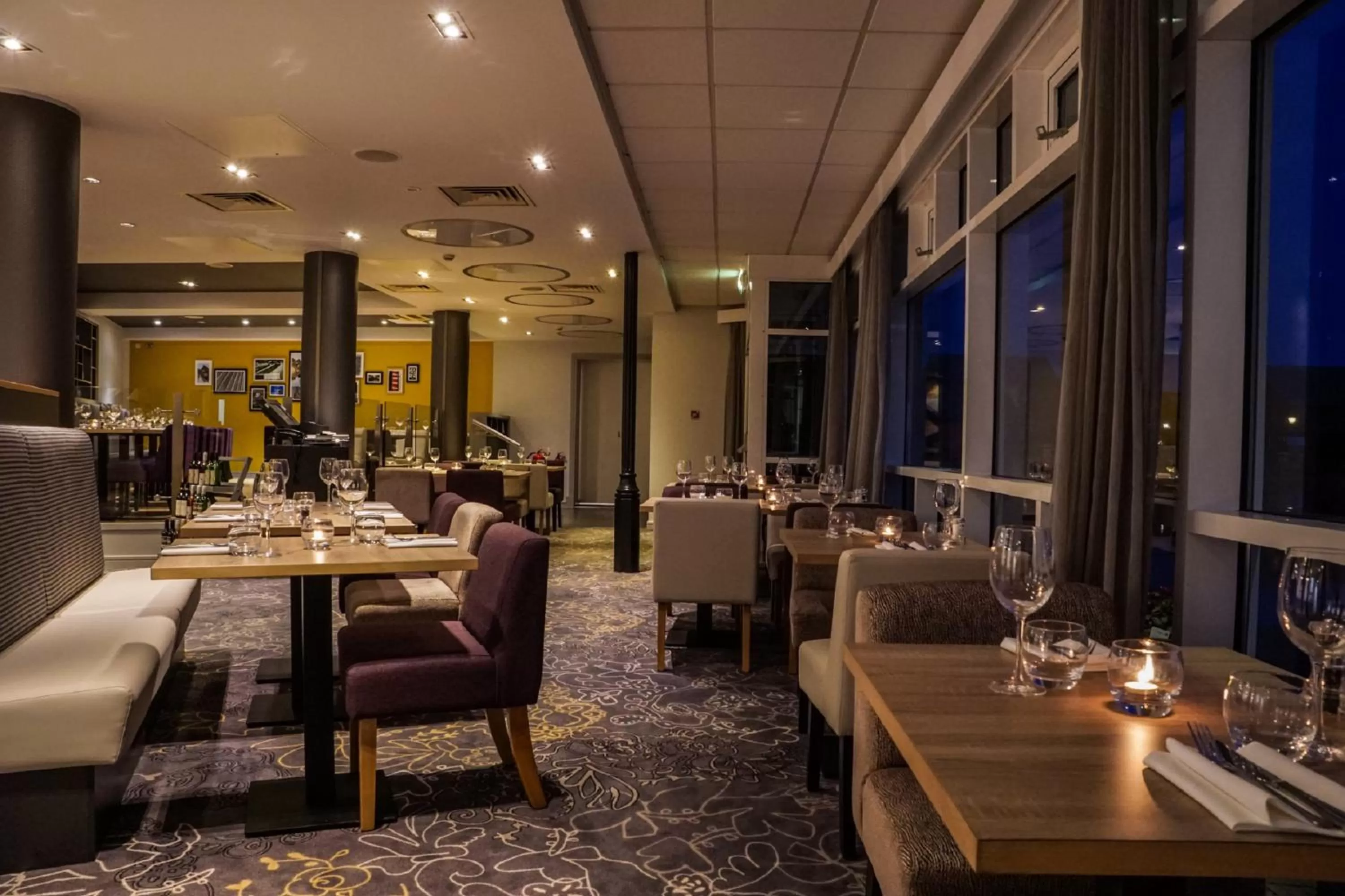 Restaurant/places to eat in Holiday Inn Ellesmere Port/Cheshire Oaks by IHG