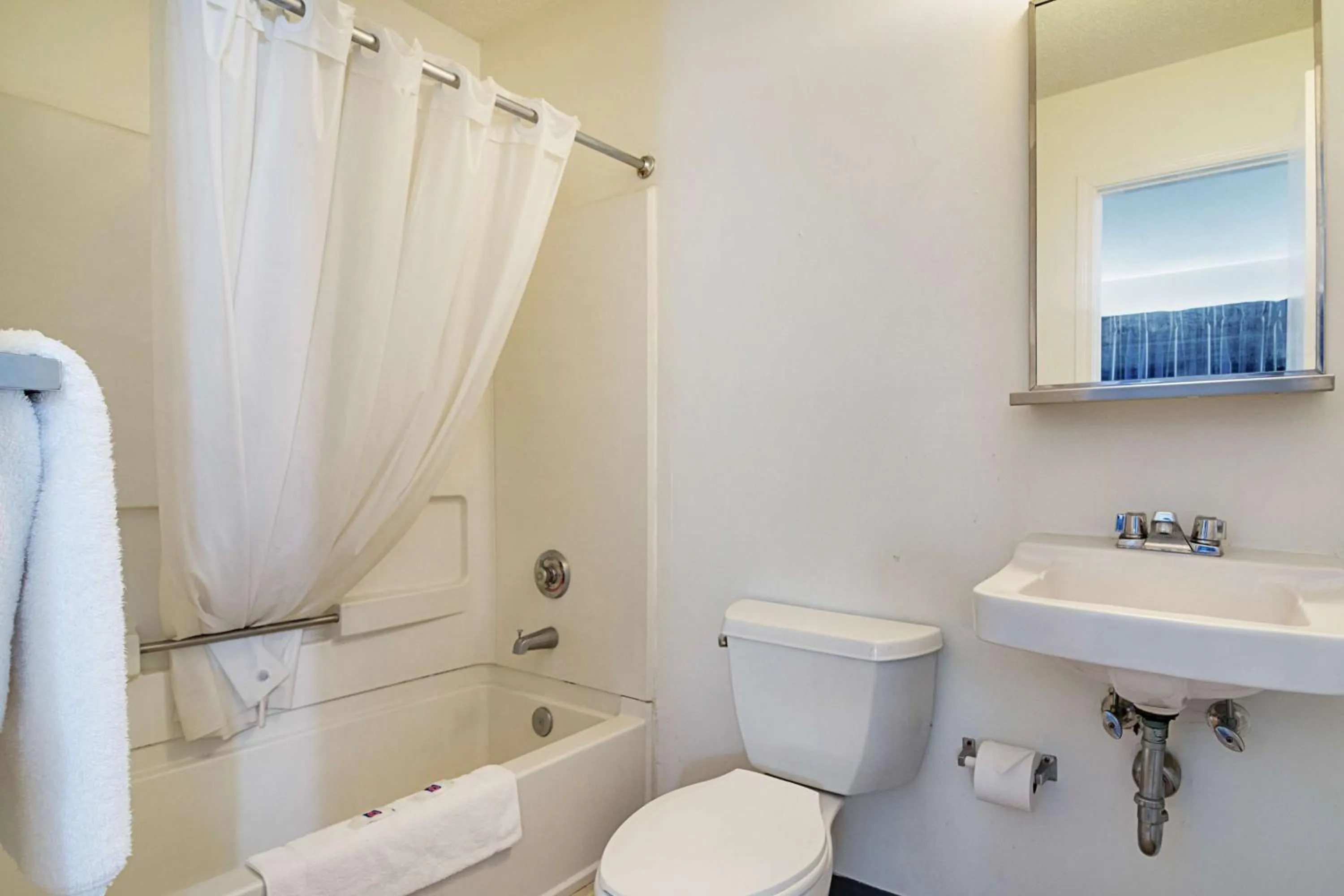Bathroom in Motel 6-Fayetteville, NC - Fort Liberty Area