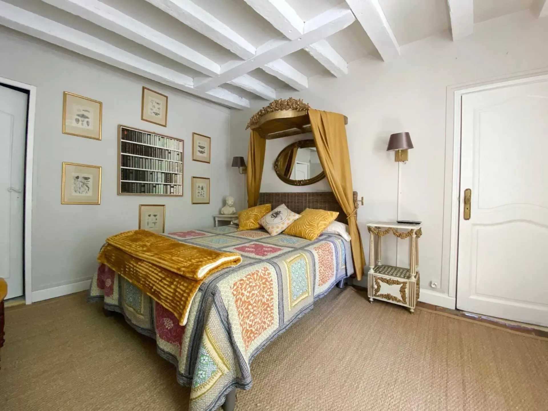 Photo of the whole room, Bed in Le Petit Chateau De Sainte Colombe