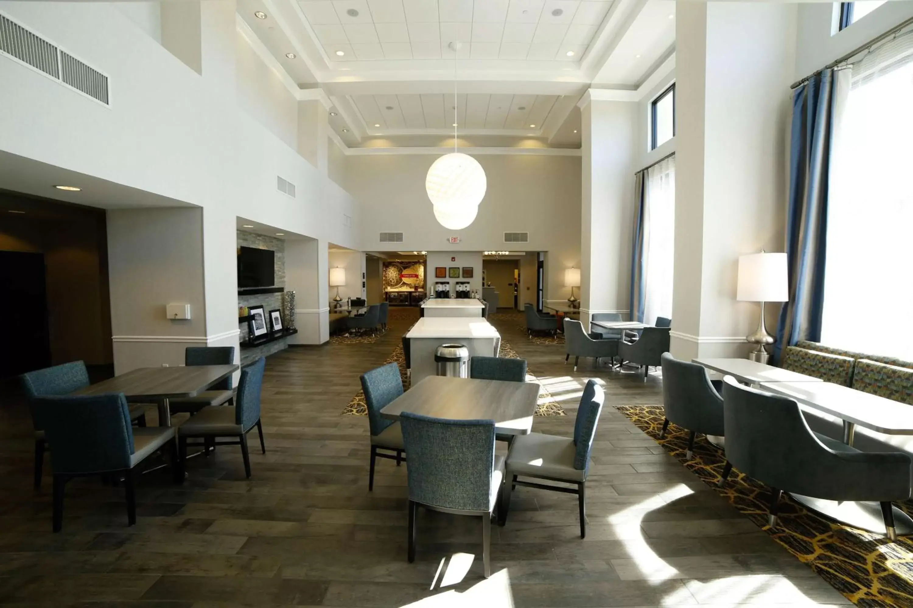 Lobby or reception, Restaurant/Places to Eat in Hampton Inn & Suites Forest City
