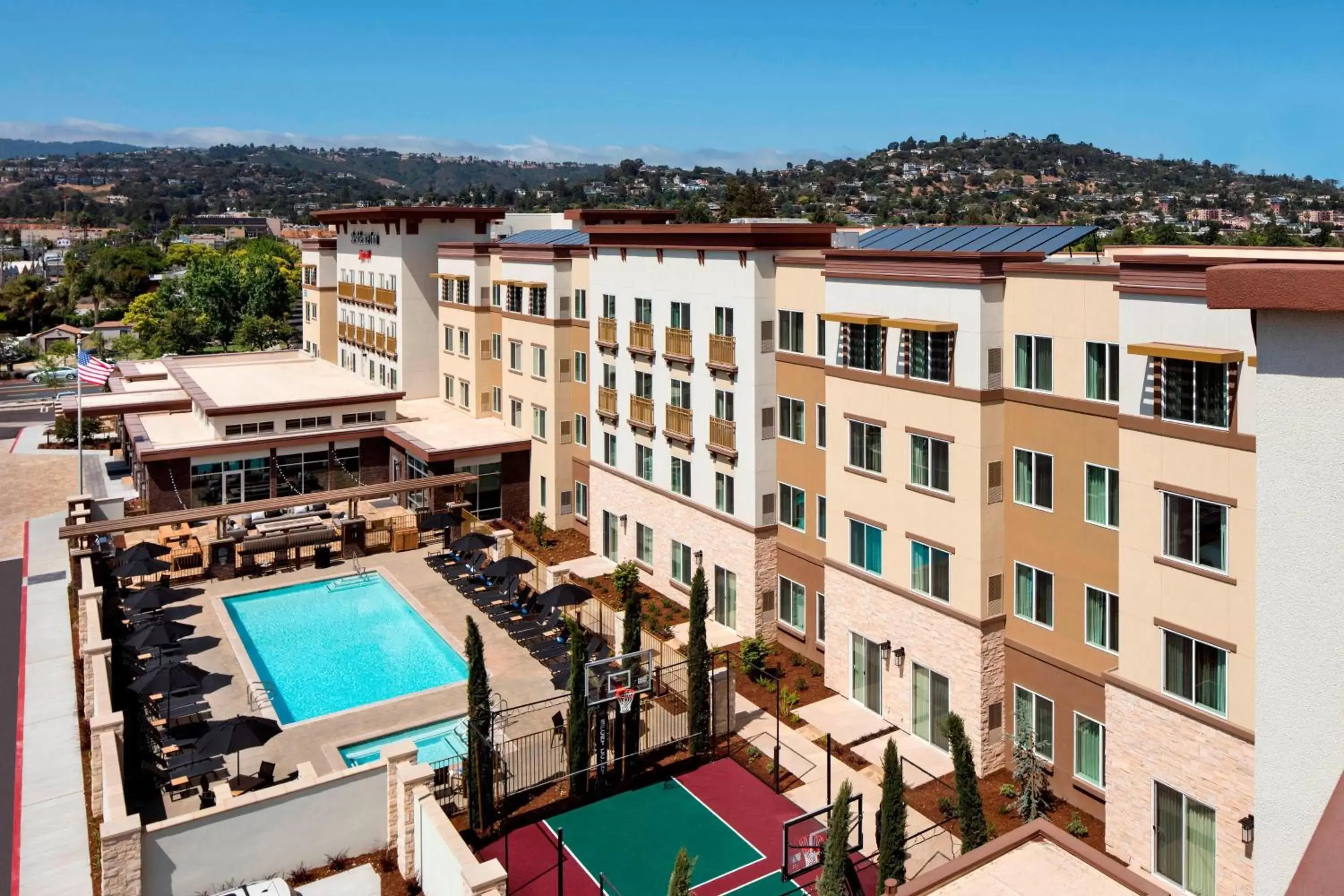 Property building, Pool View in Residence Inn by Marriott Redwood City San Carlos