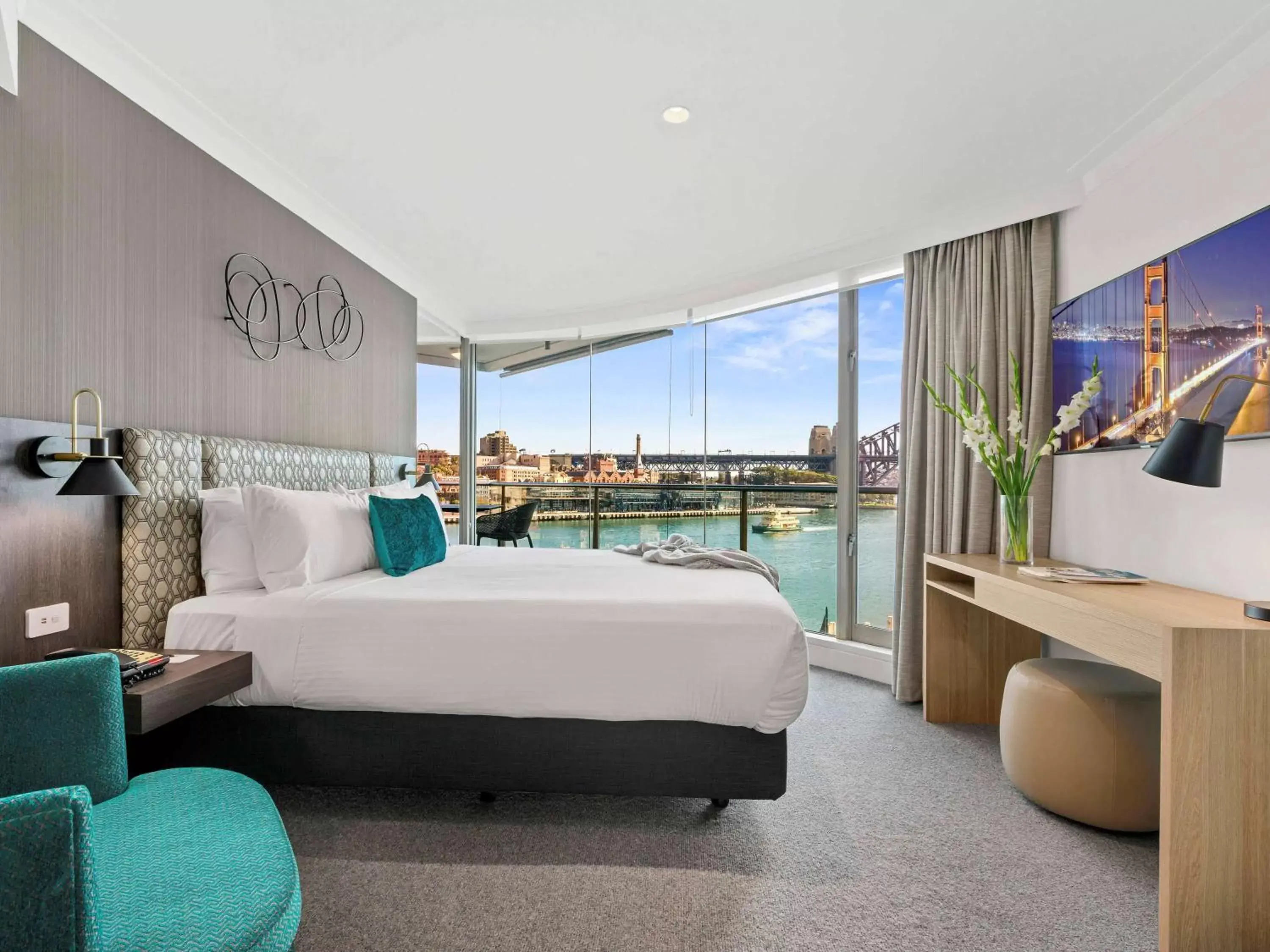 Photo of the whole room, Bed in Pullman Quay Grand Sydney Harbour Photo of the whole room, Bed in Pullman Quay Grand Sydney Harbour