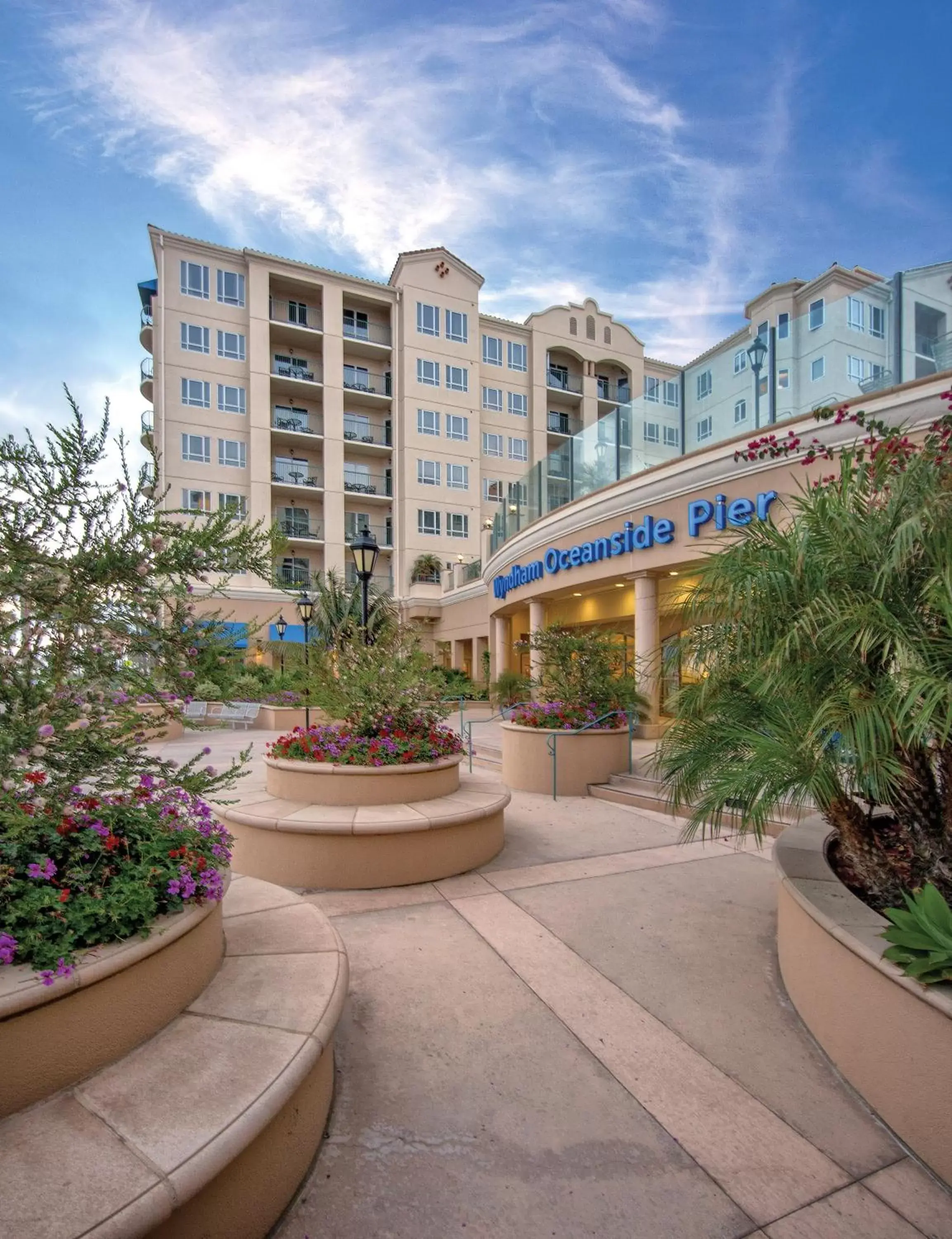 Facade/entrance, Property Building in Club Wyndham Oceanside Pier Resort