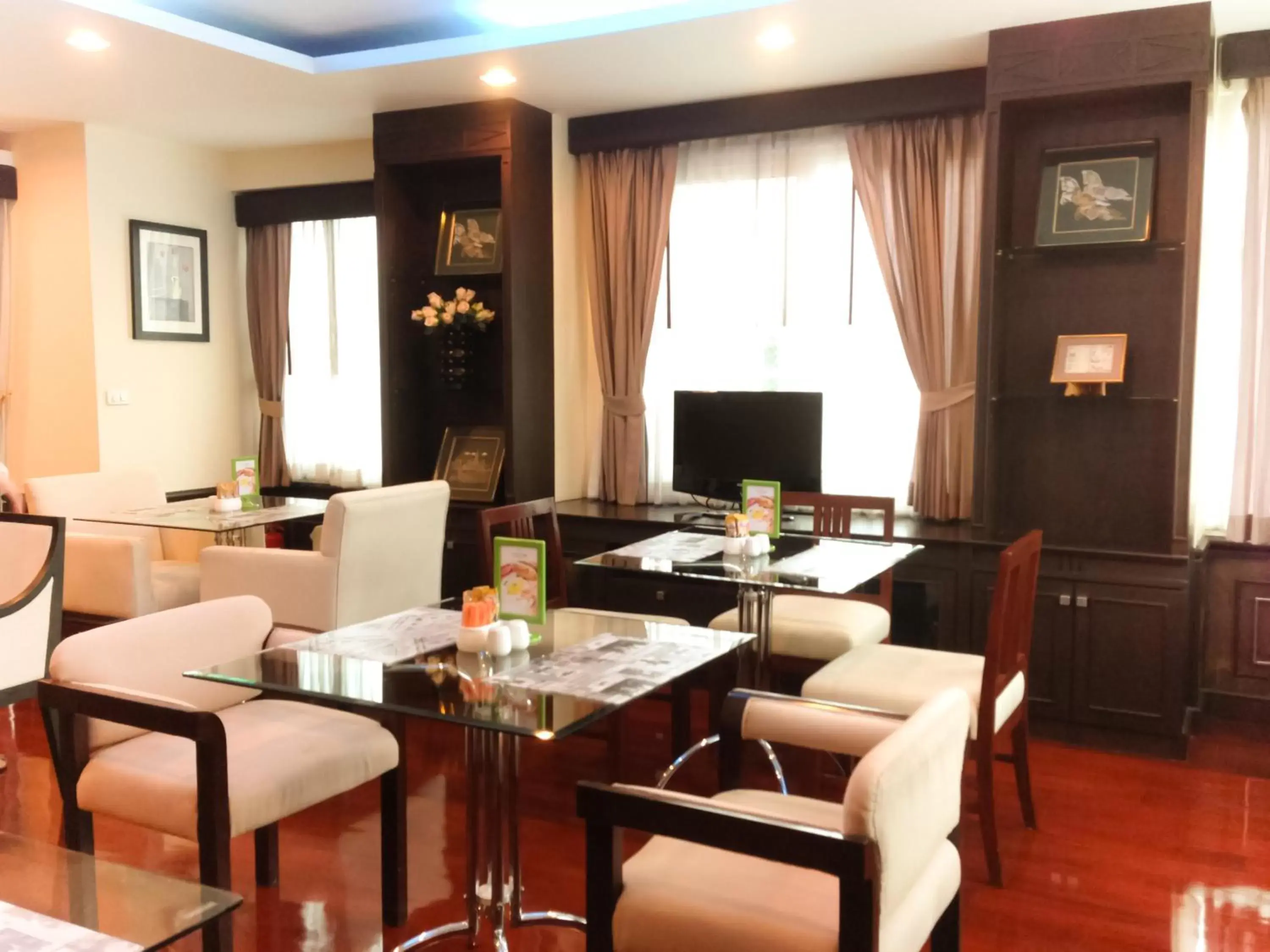 Restaurant/places to eat, Seating Area in iCheck inn Residence soi 2