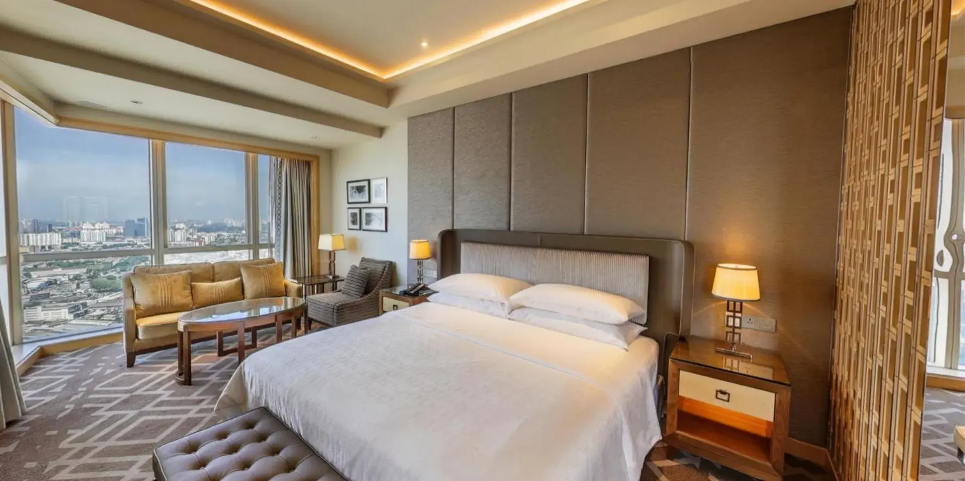 Bedroom in Sheraton Petaling Jaya Hotel