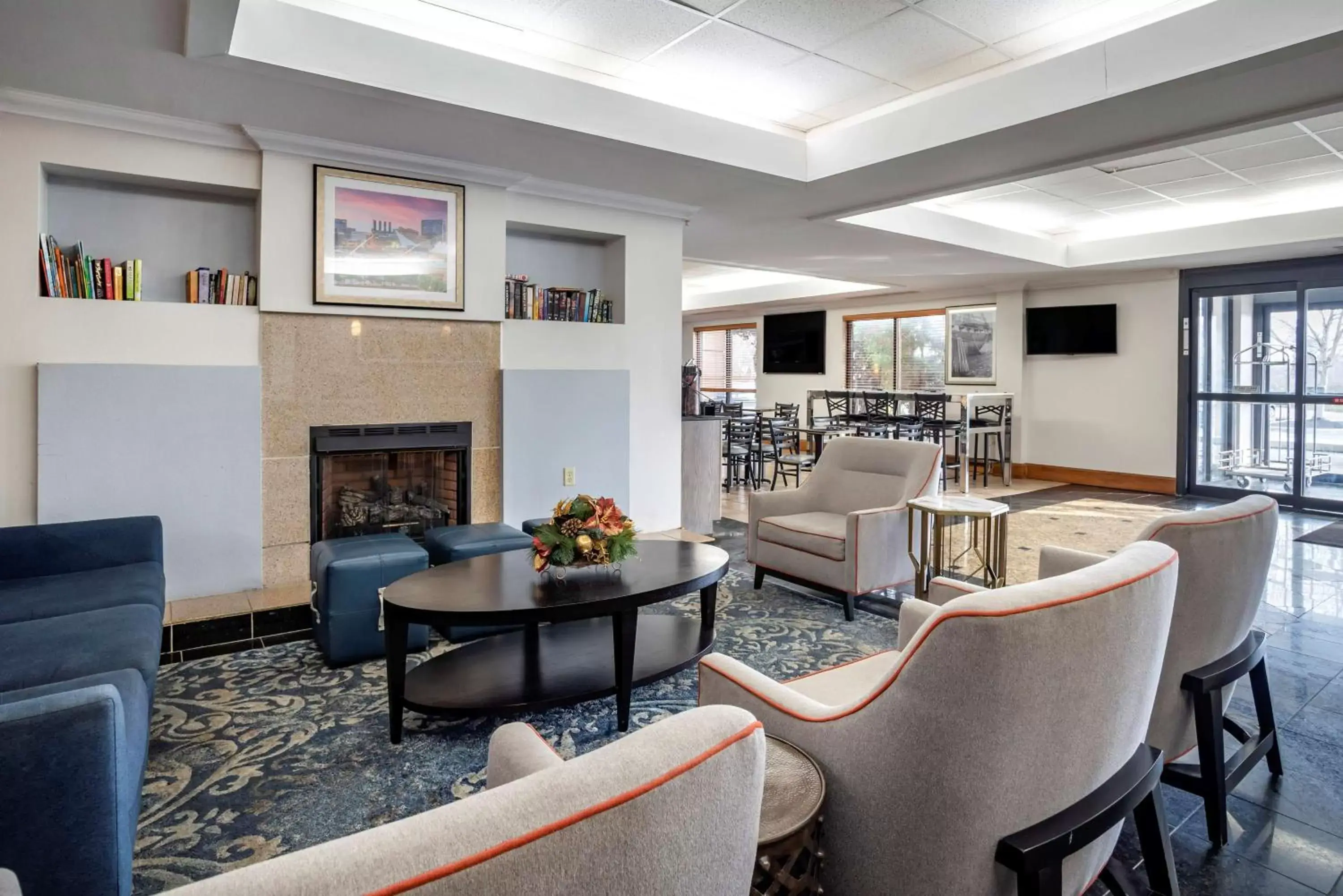 Lobby or reception, Lounge/Bar in Best Western Chesapeake Bay North Inn