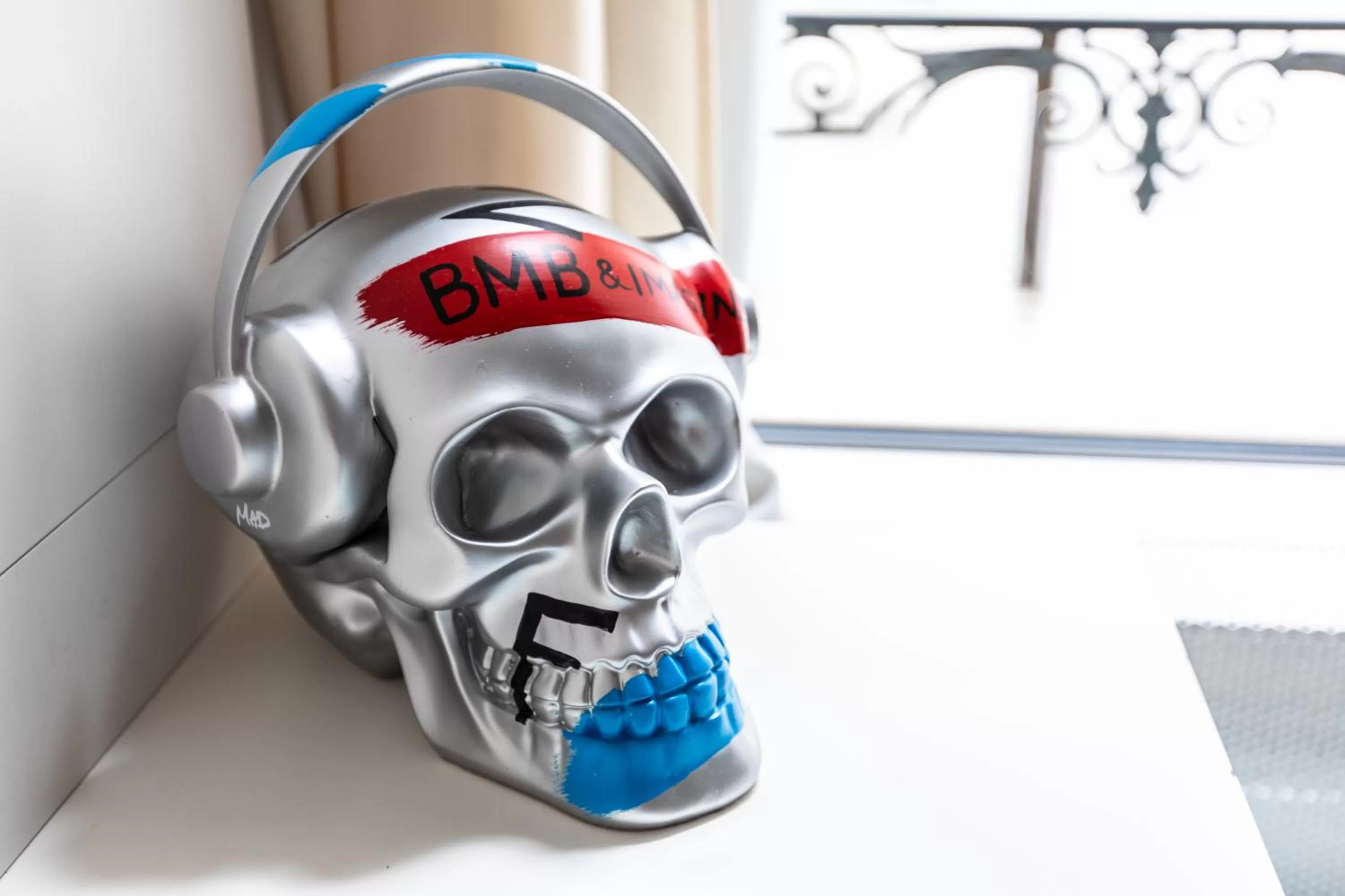 Decorative detail in ibis Styles Lausanne Center MadHouse