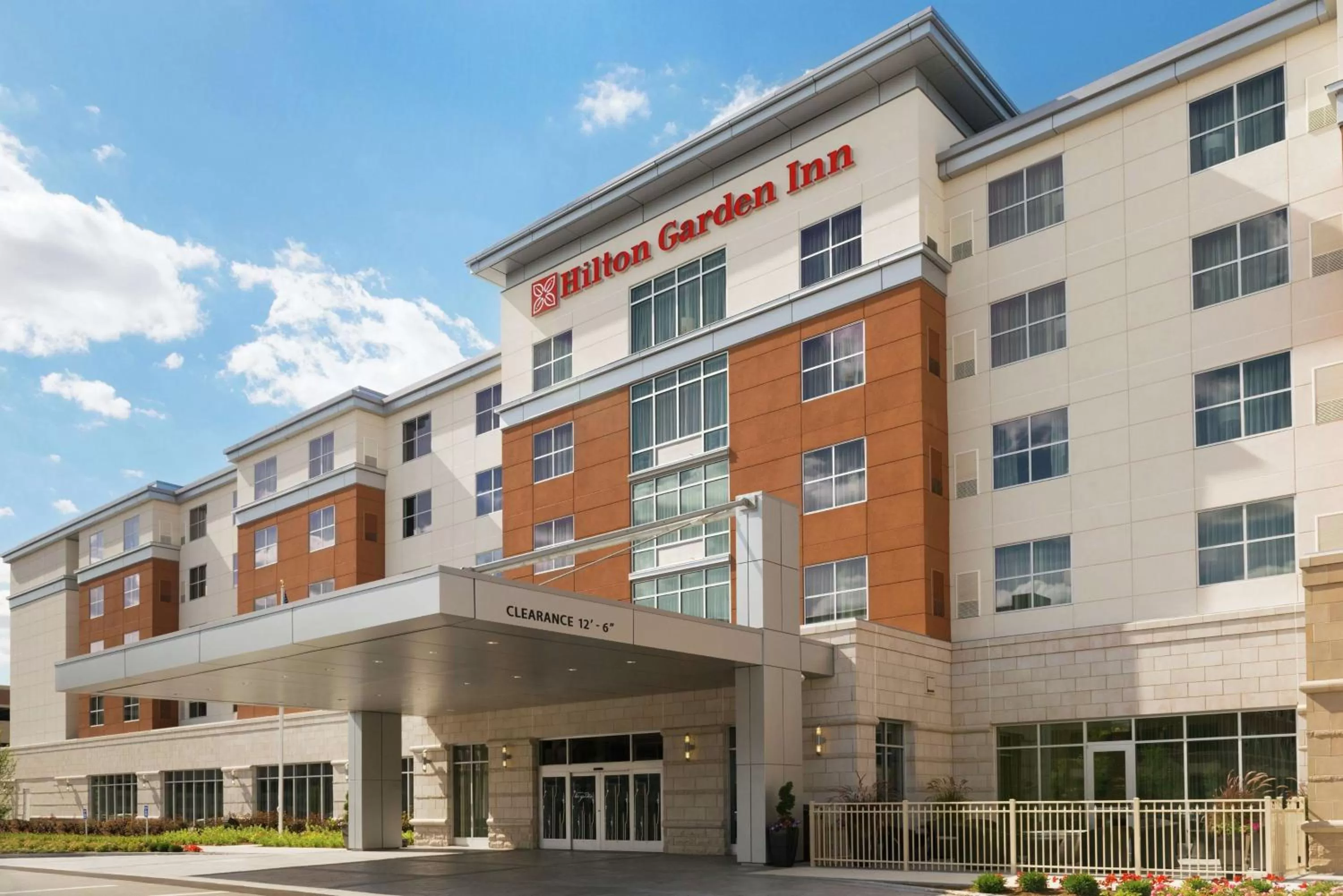 Property building in Hilton Garden Inn Rochester - University & Medical Center