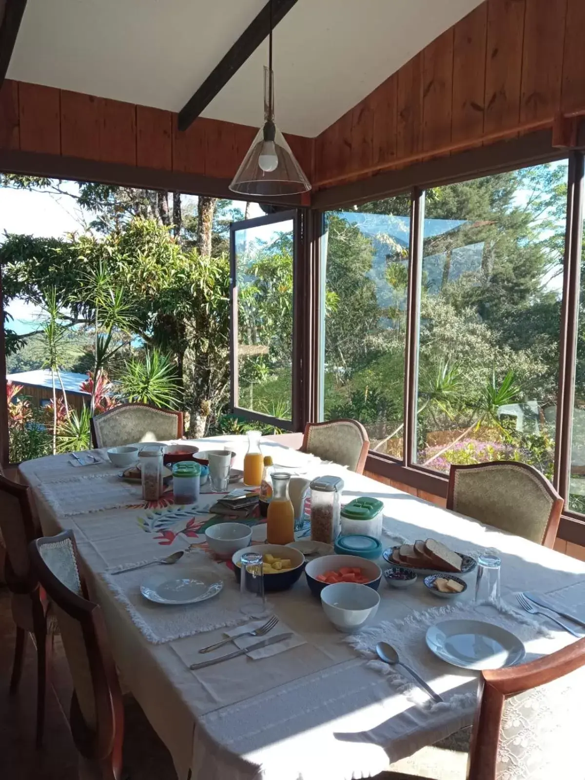 Breakfast, Restaurant/Places to Eat in The Lodge at Reventazon River Mountain Ranch